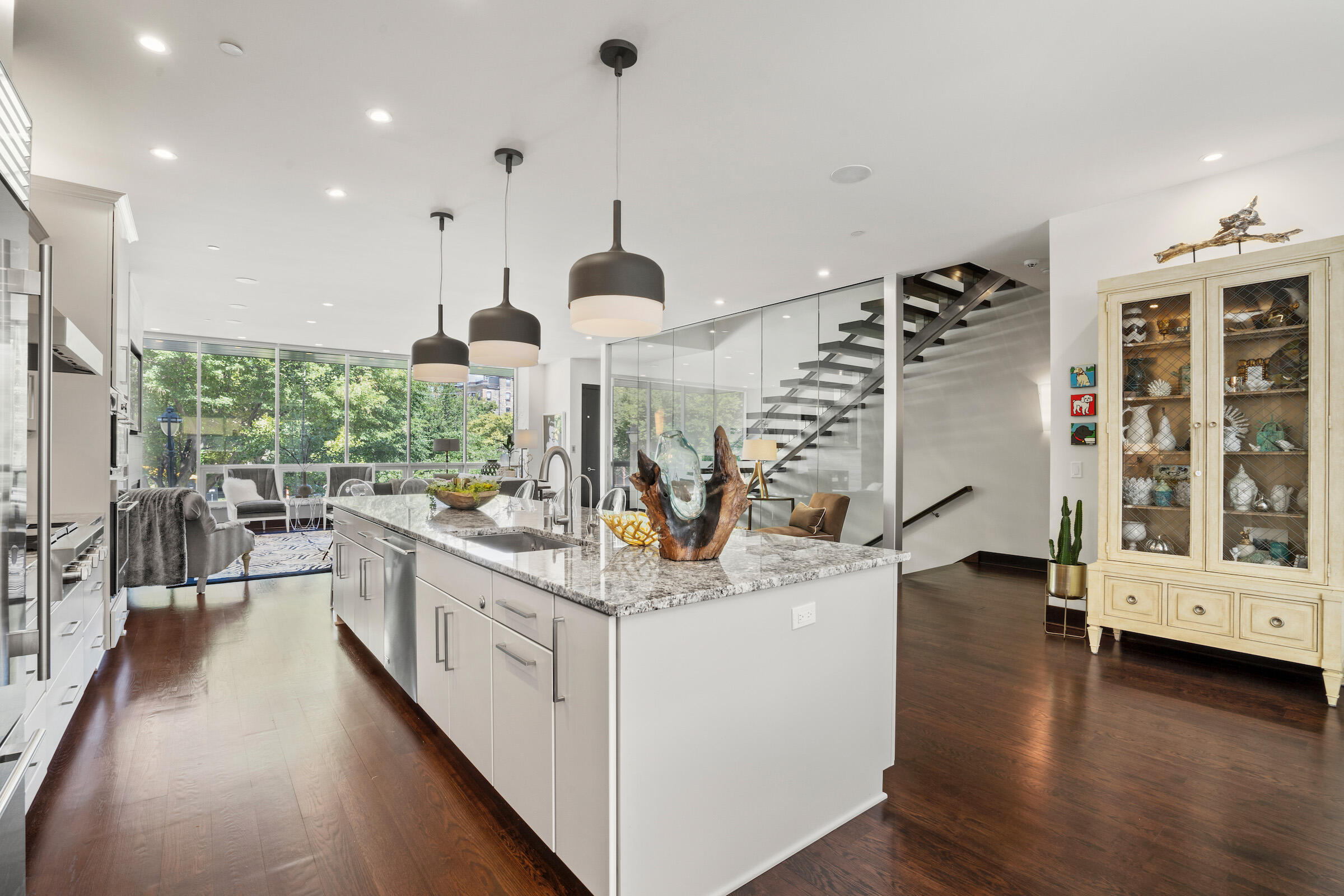 765 E Kilbourn Ave 3