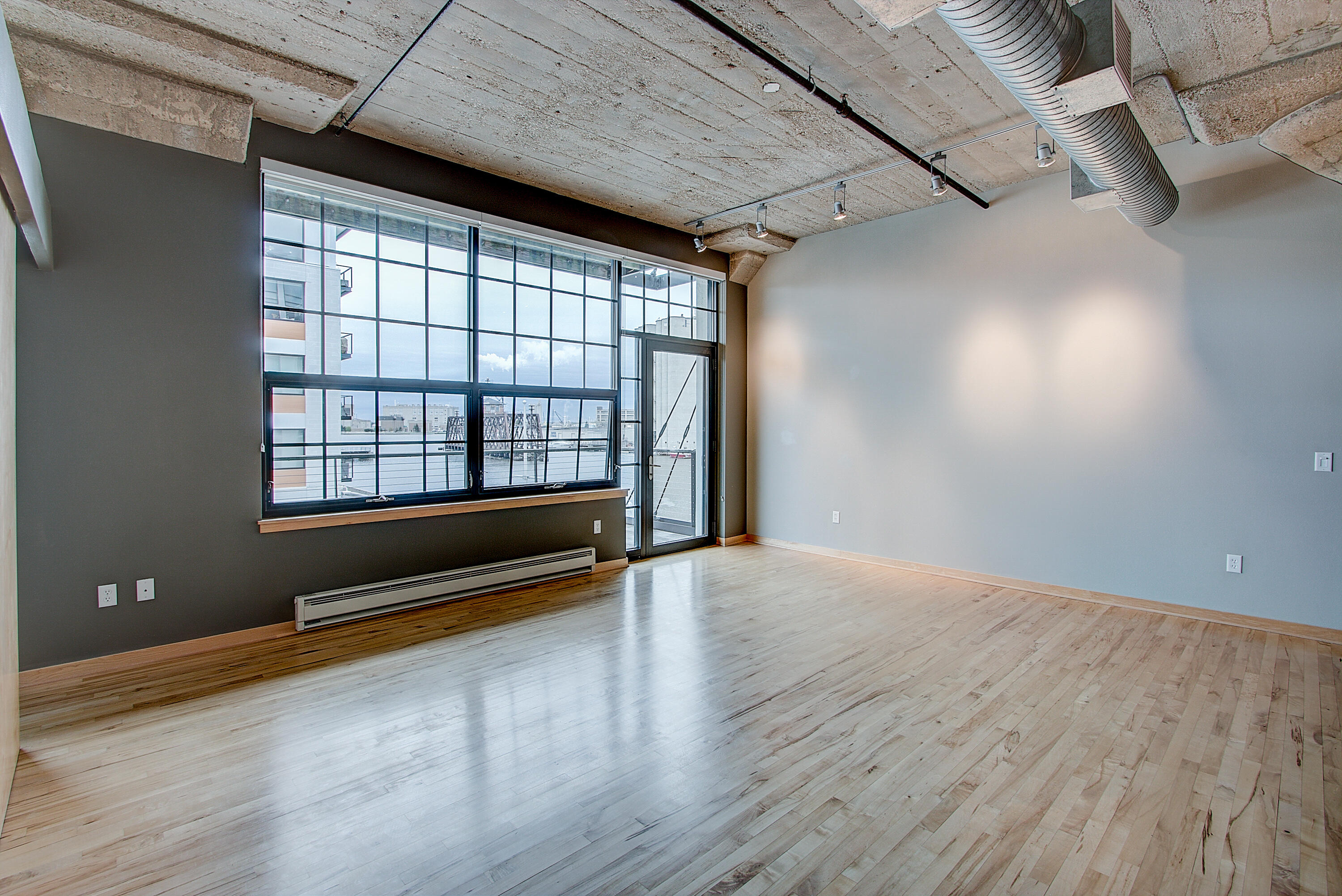311 E Erie St 206