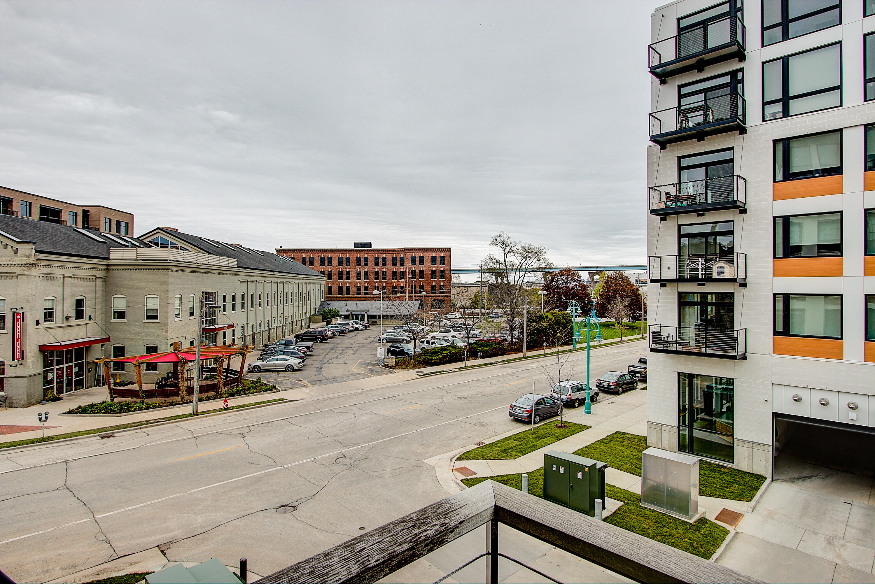 311 E Erie St 206