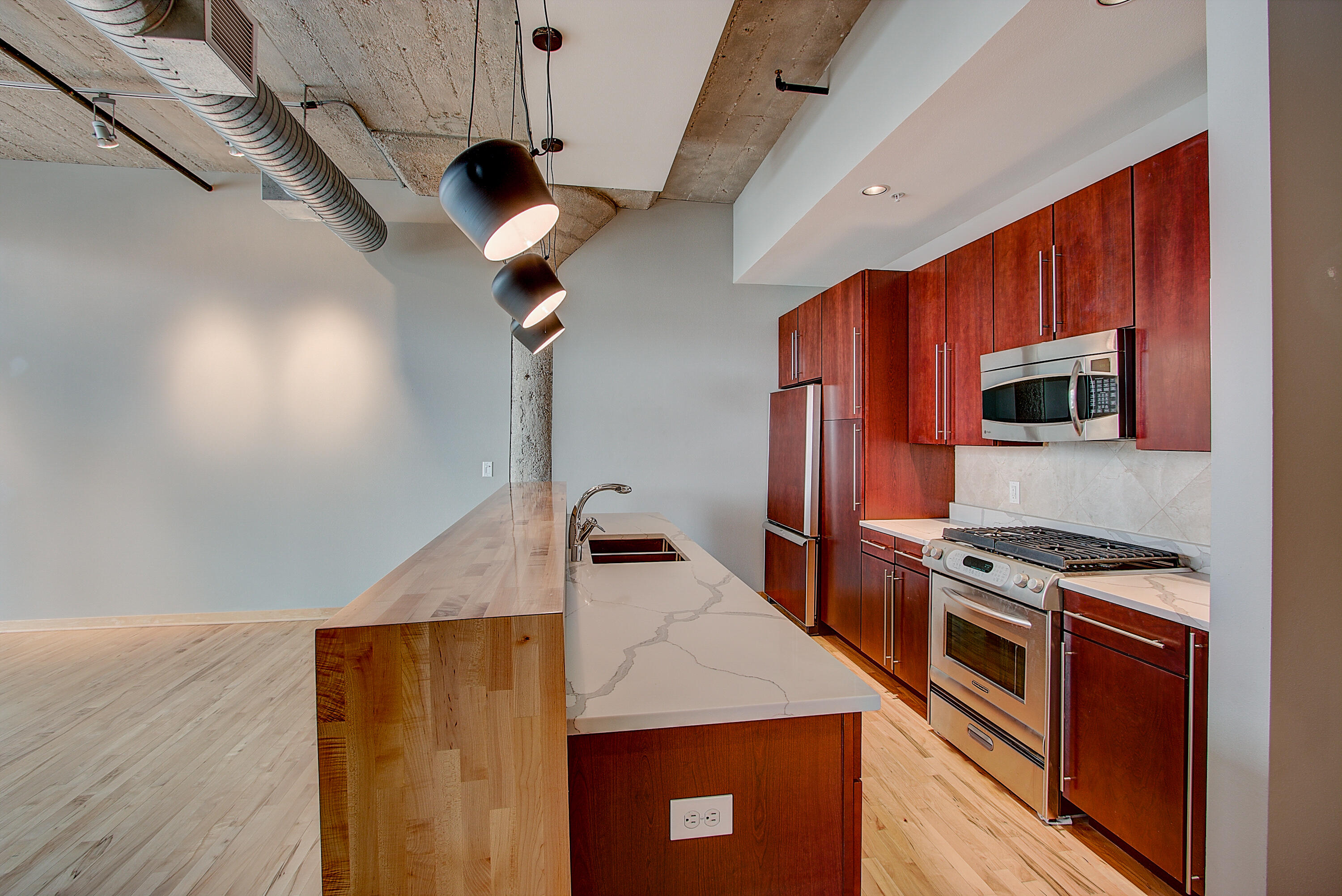 311 E Erie St 206
