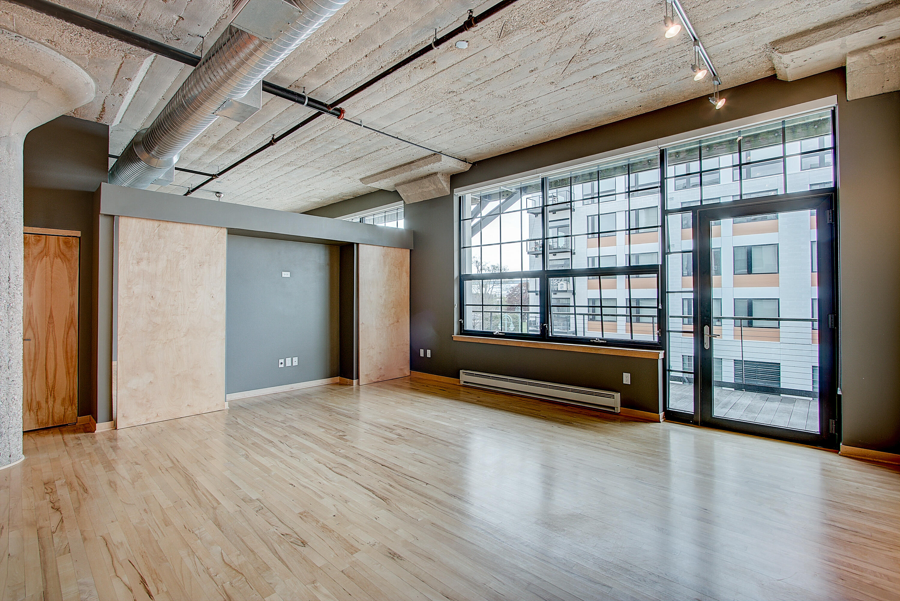 311 E Erie St 206