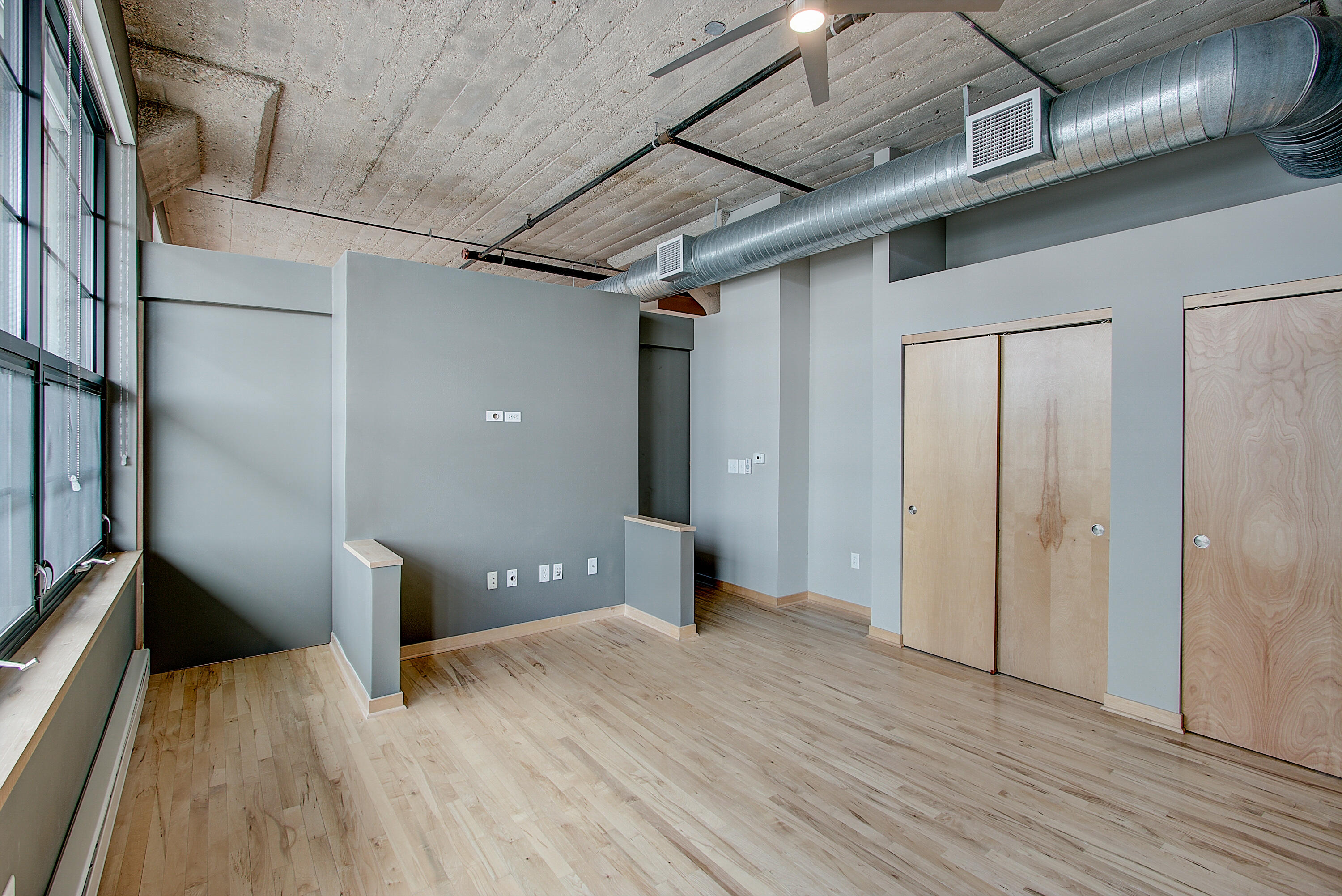 311 E Erie St 206