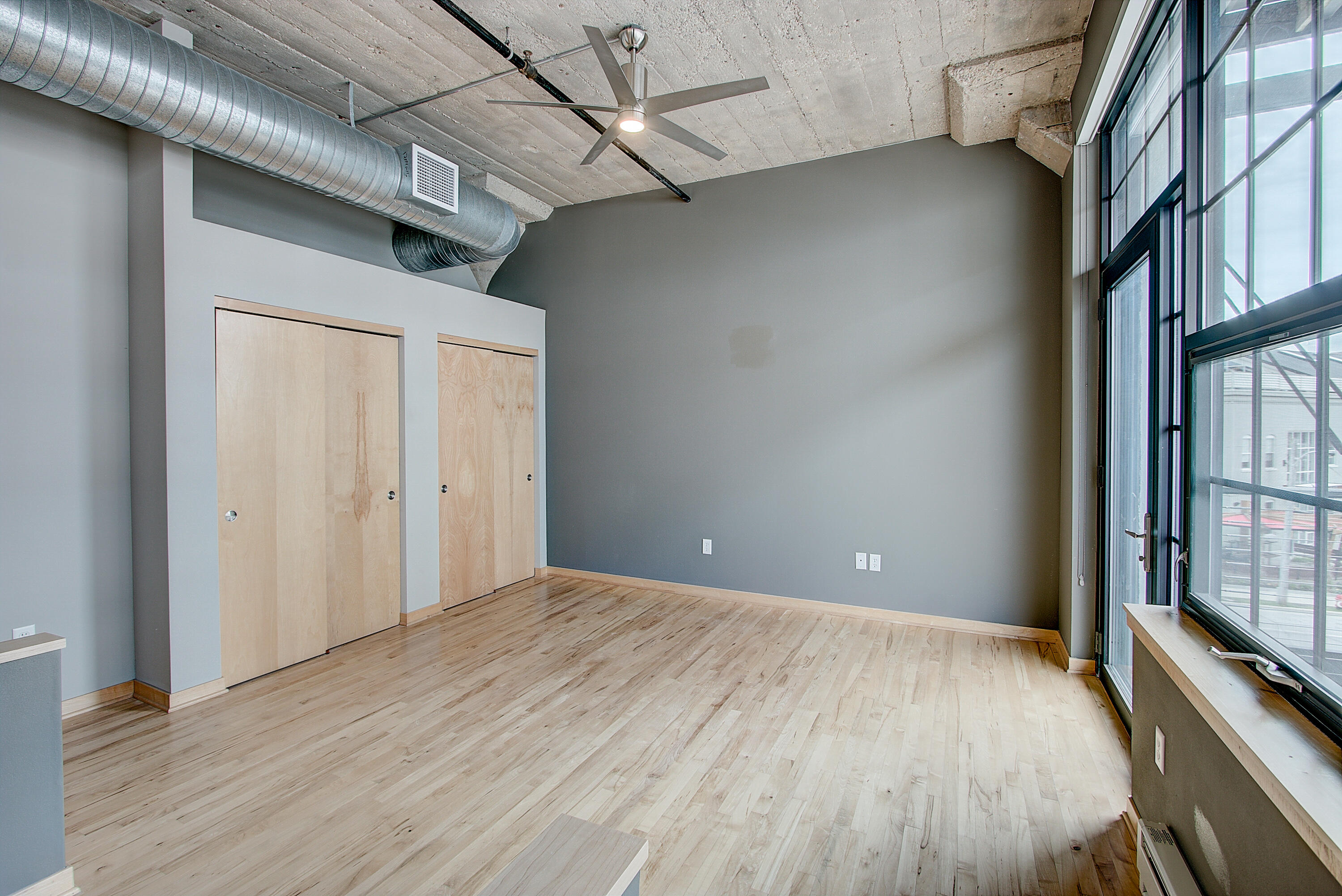 311 E Erie St 206