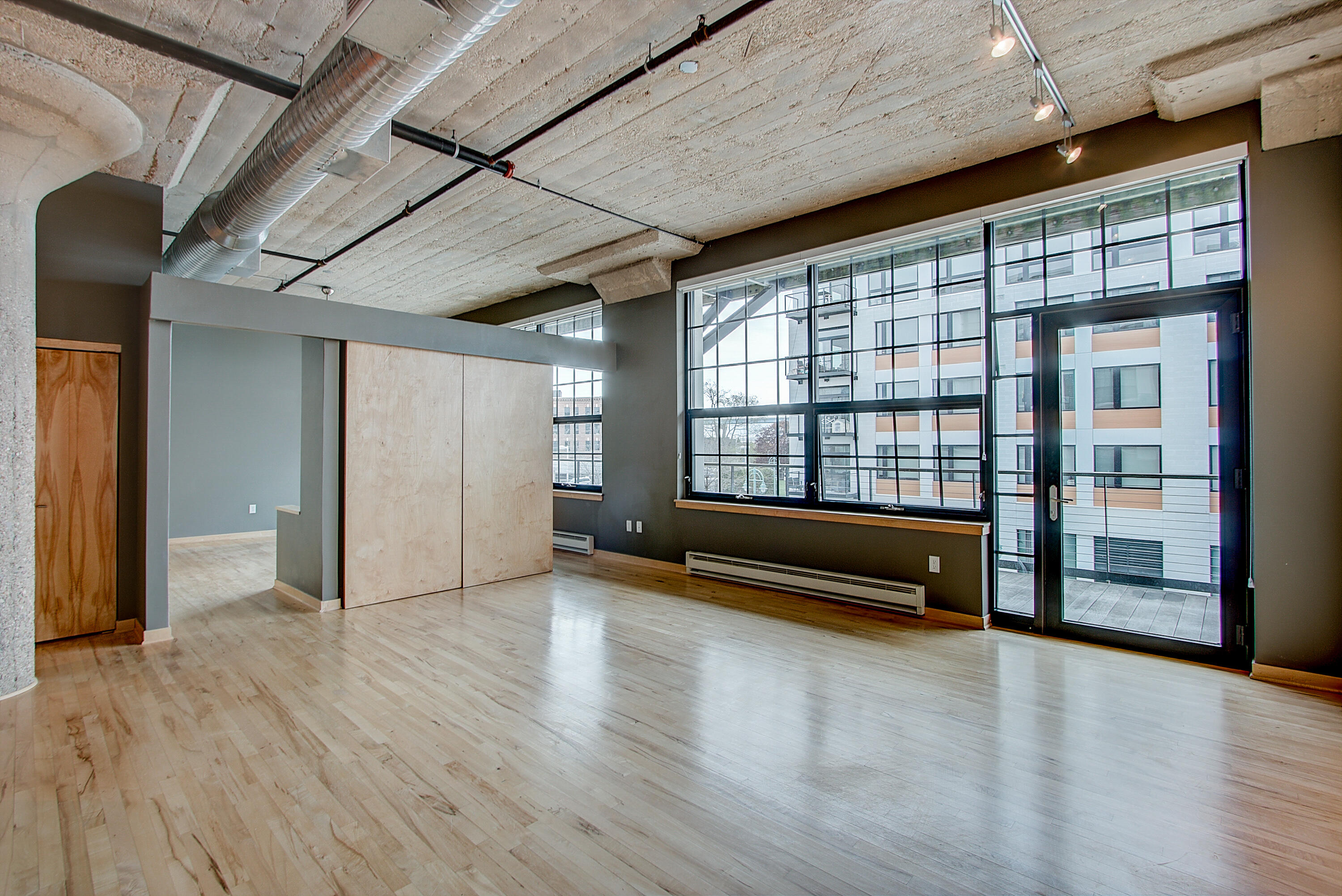 311 E Erie St 206