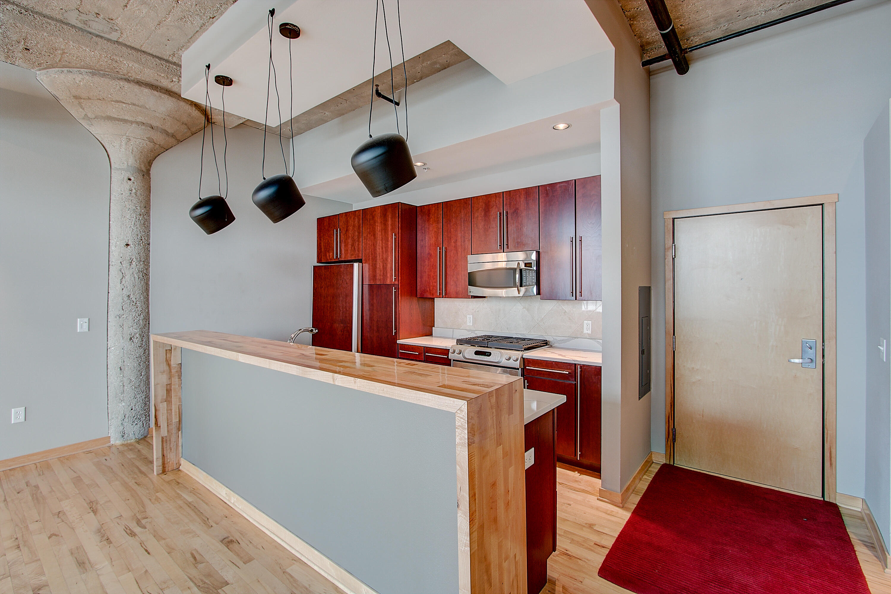 311 E Erie St 206