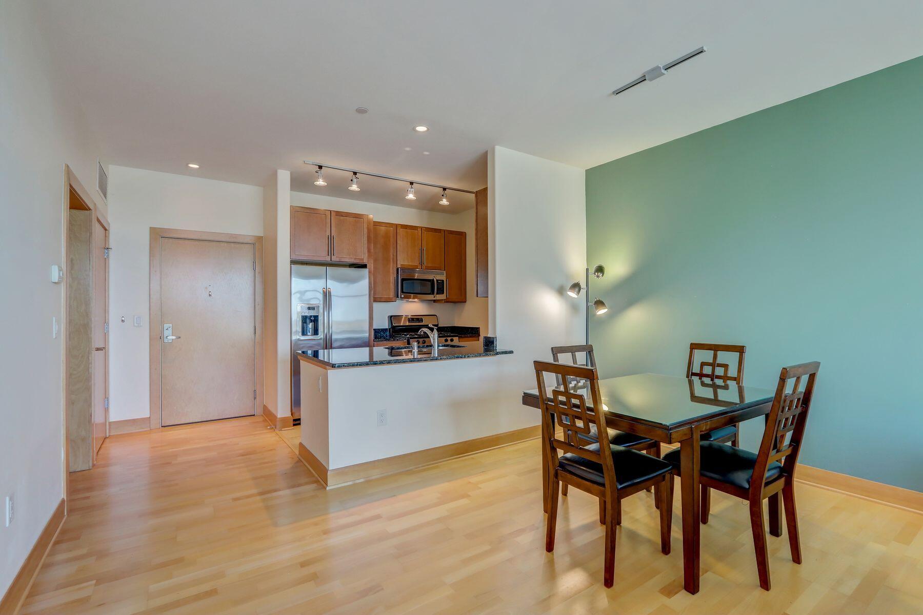 1550 E Royall Pl 1011