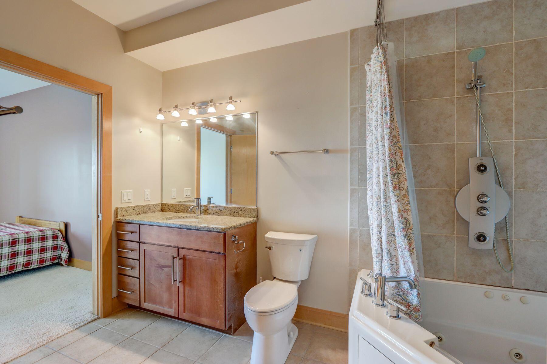 1550 E Royall Pl 1011