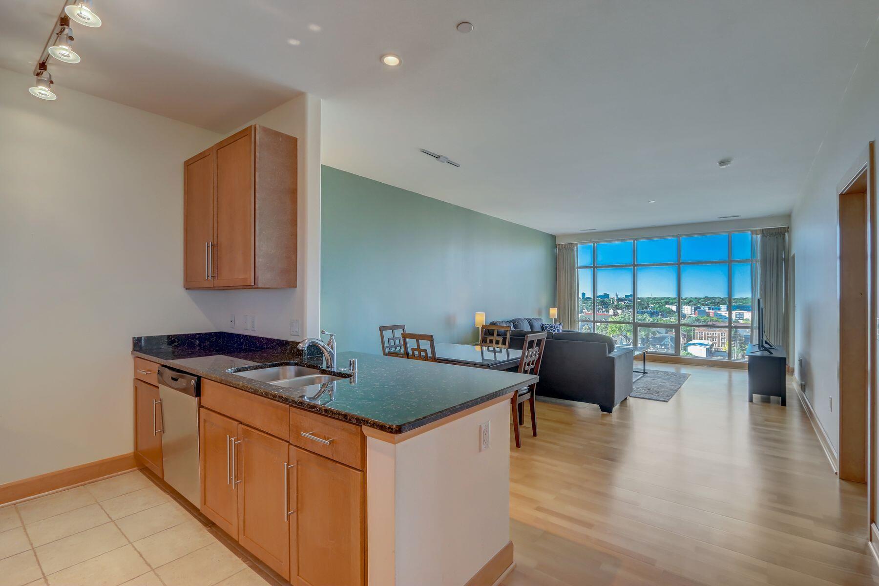 1550 E Royall Pl 1011