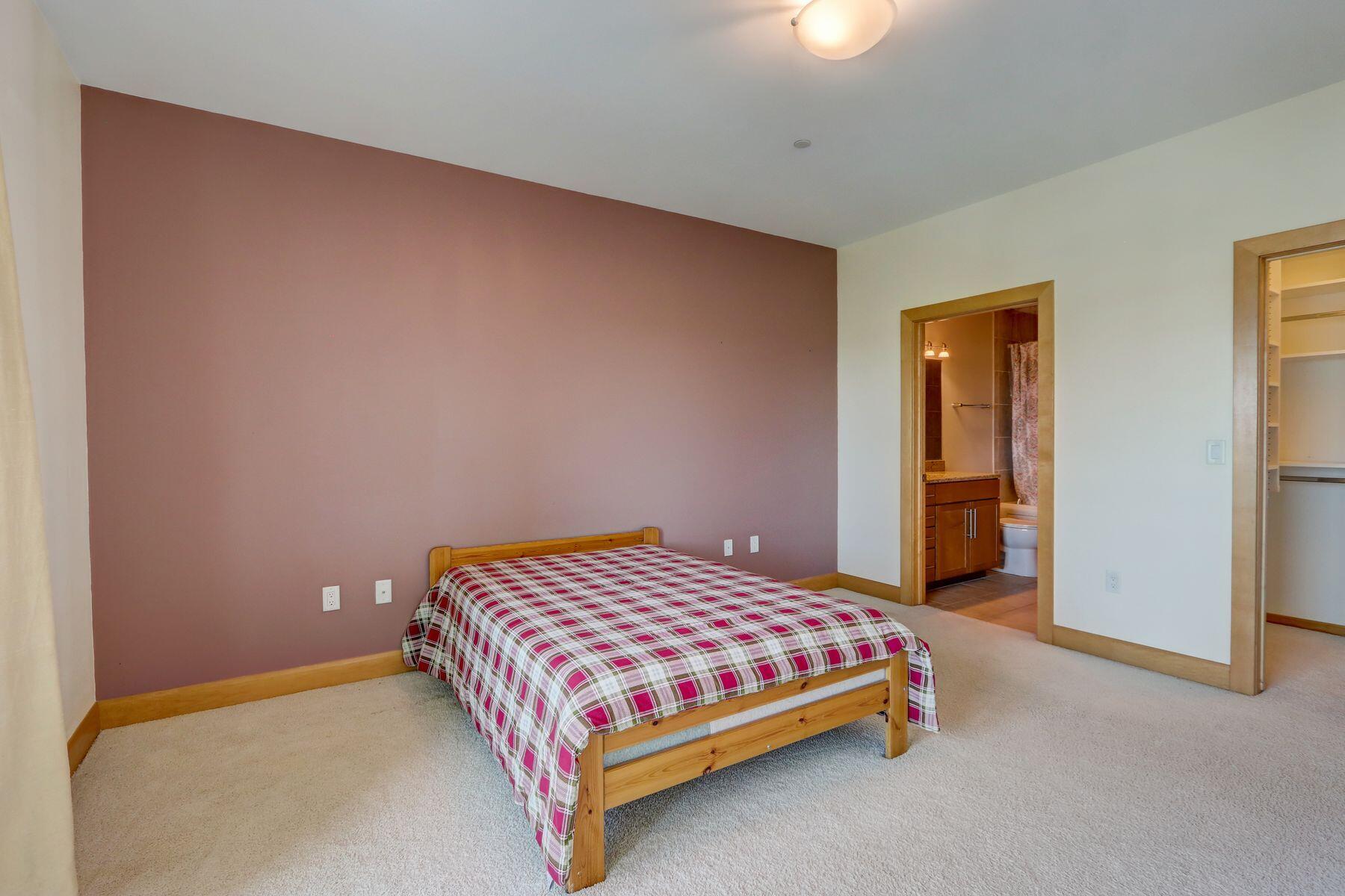 1550 E Royall Pl 1011