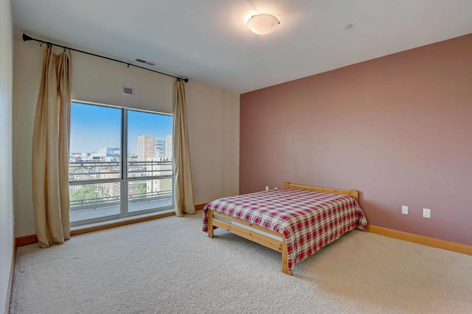 1550 E Royall Pl 1011