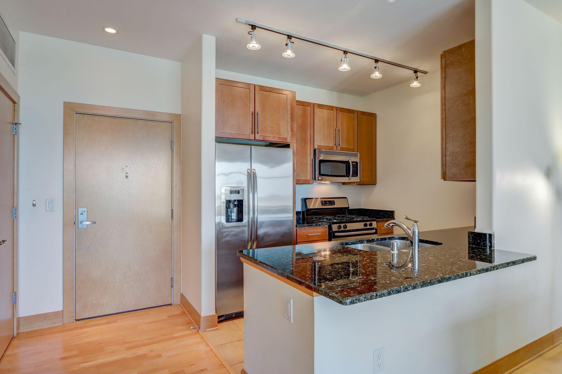 1550 E Royall Pl 1011