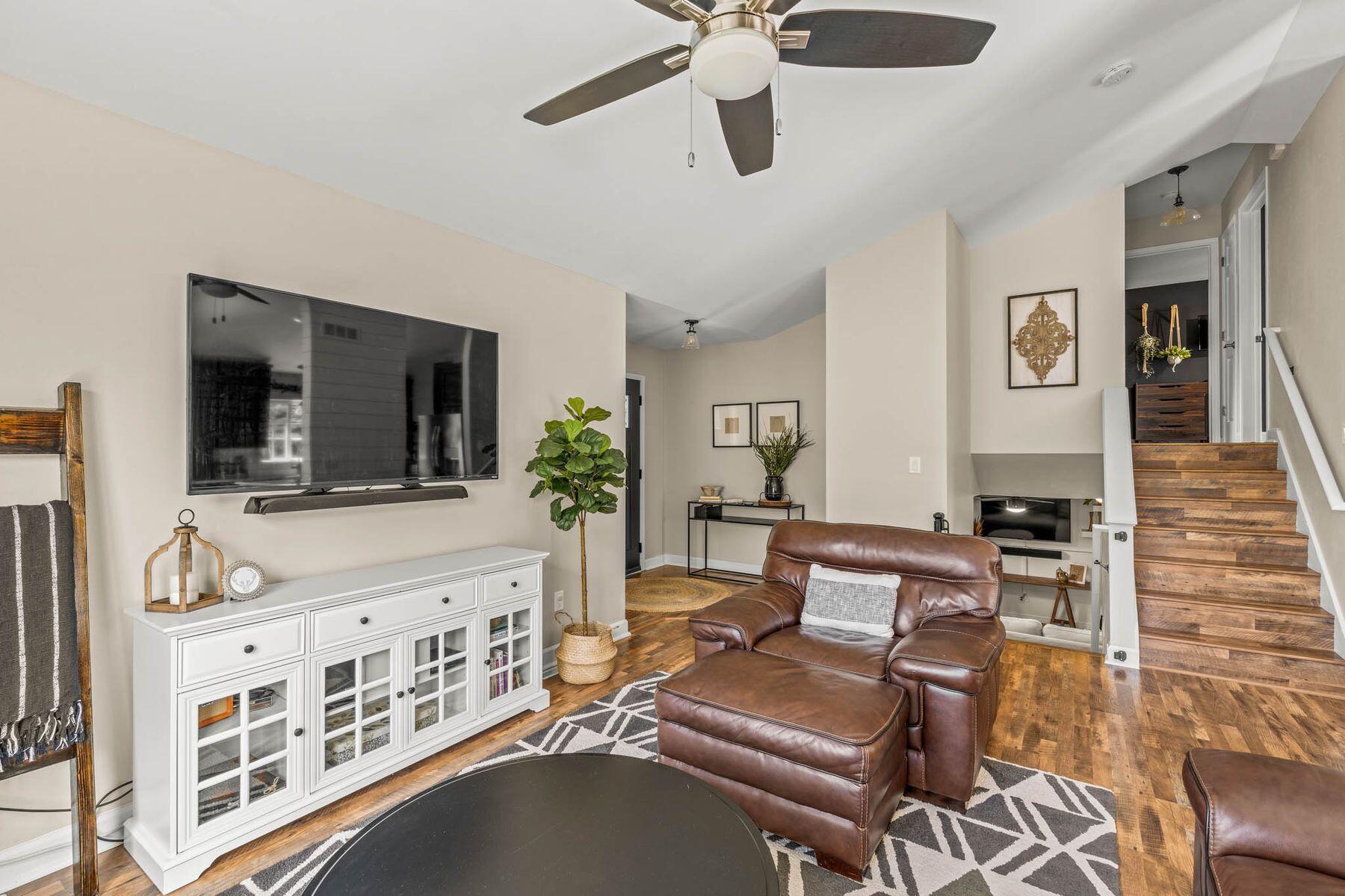 3615 Applewood Dr