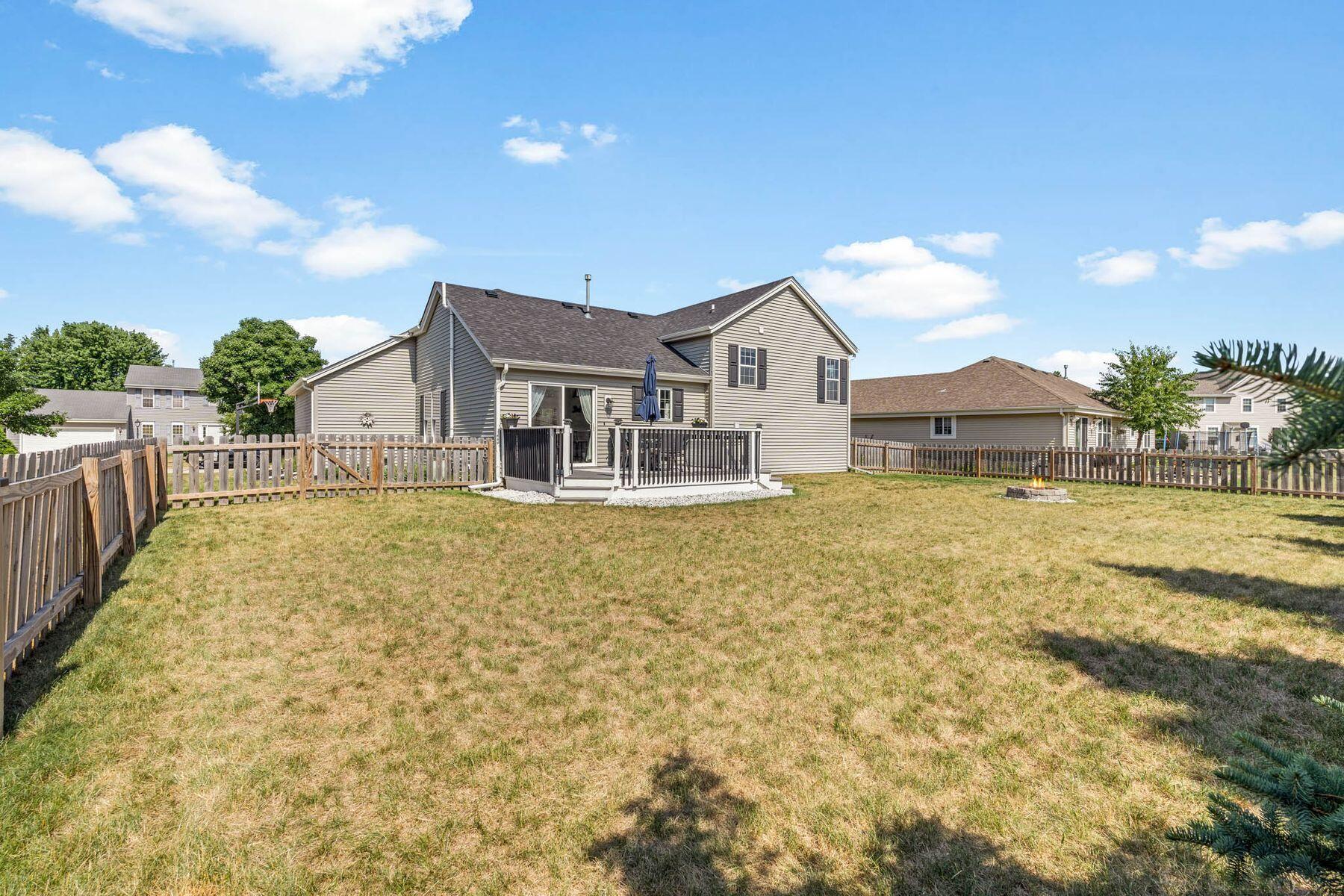 3615 Applewood Dr
