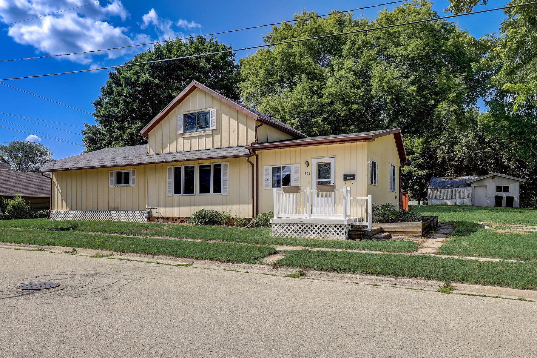 708 Minerva St