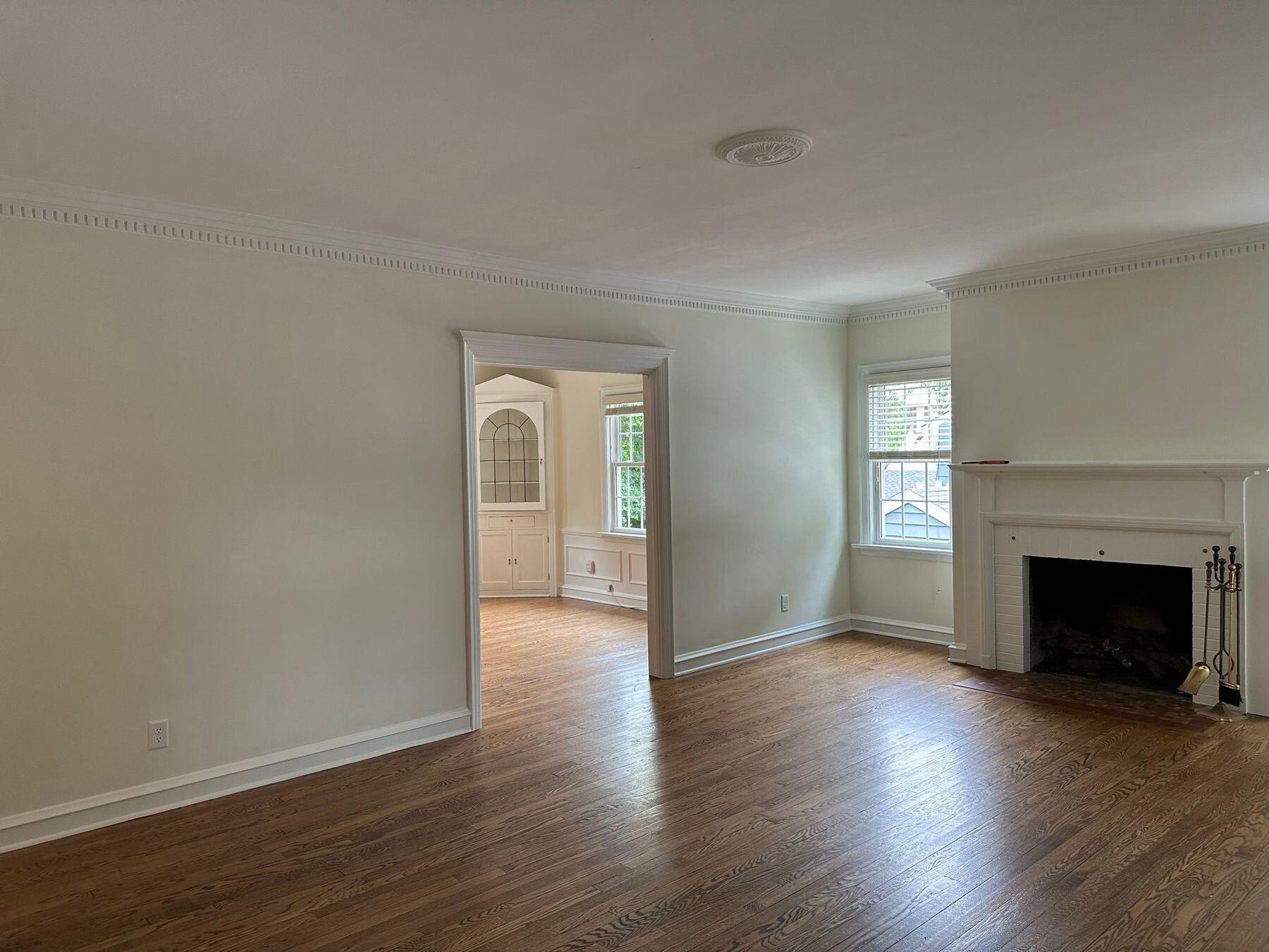 2227 E Woodstock Pl