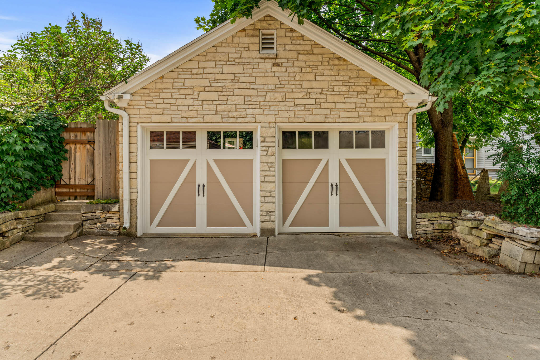3164 N 51st Blvd