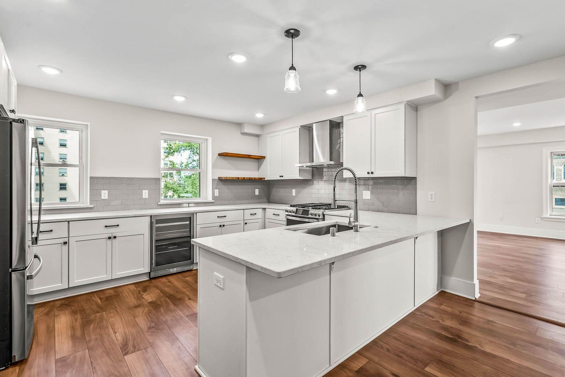 1042 E Juneau Ave 3