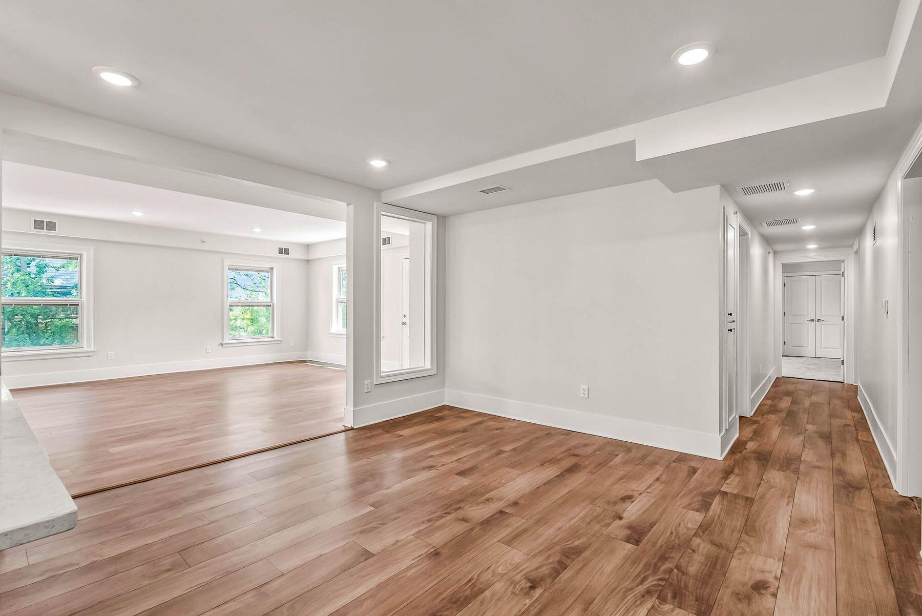 1042 E Juneau Ave 3
