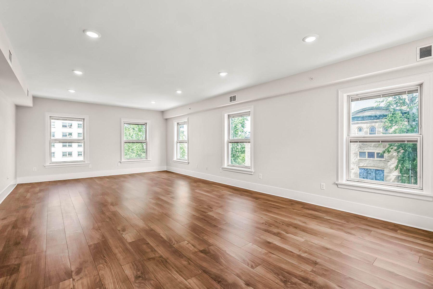 1042 E Juneau Ave 3