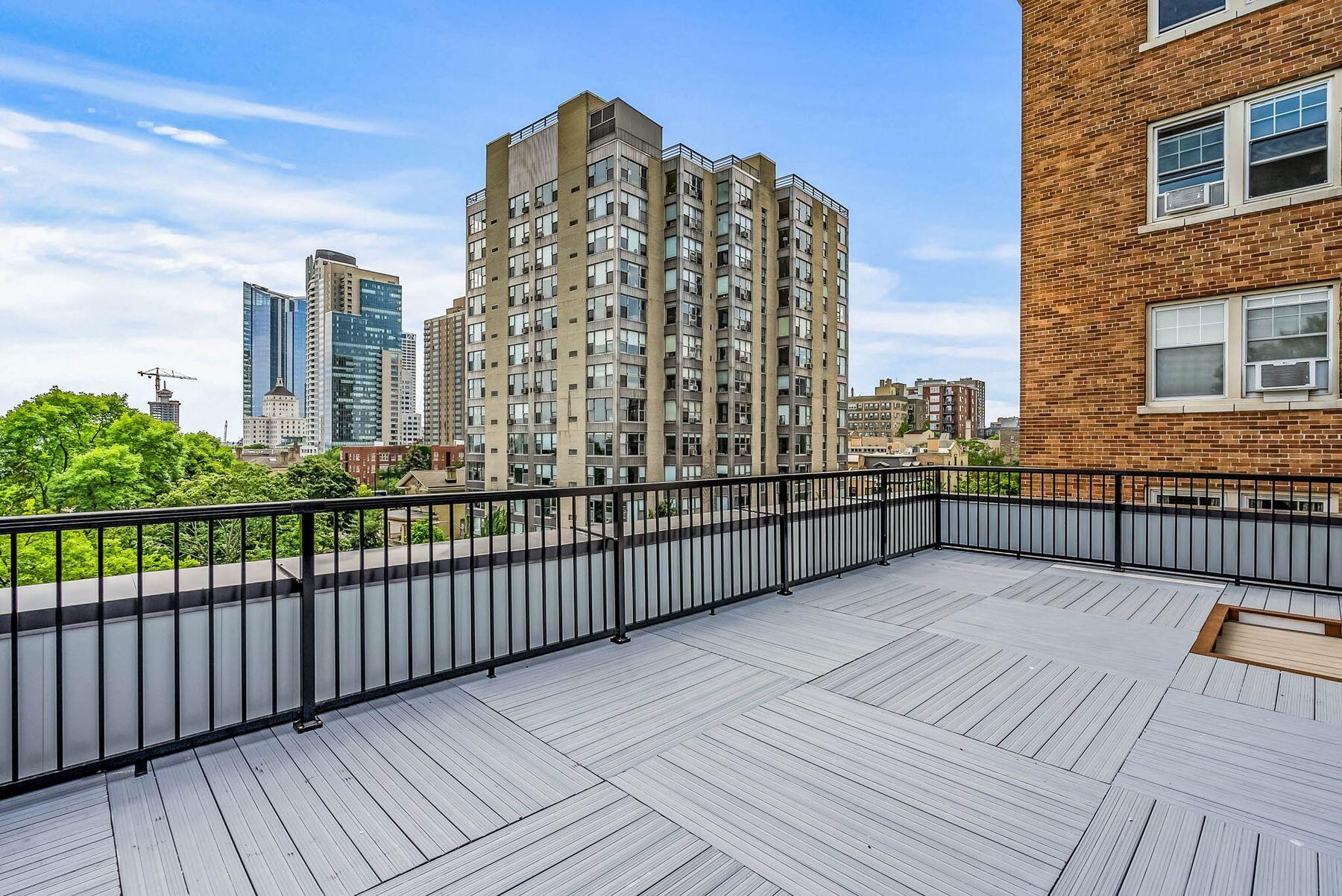 1042 E Juneau Ave 1