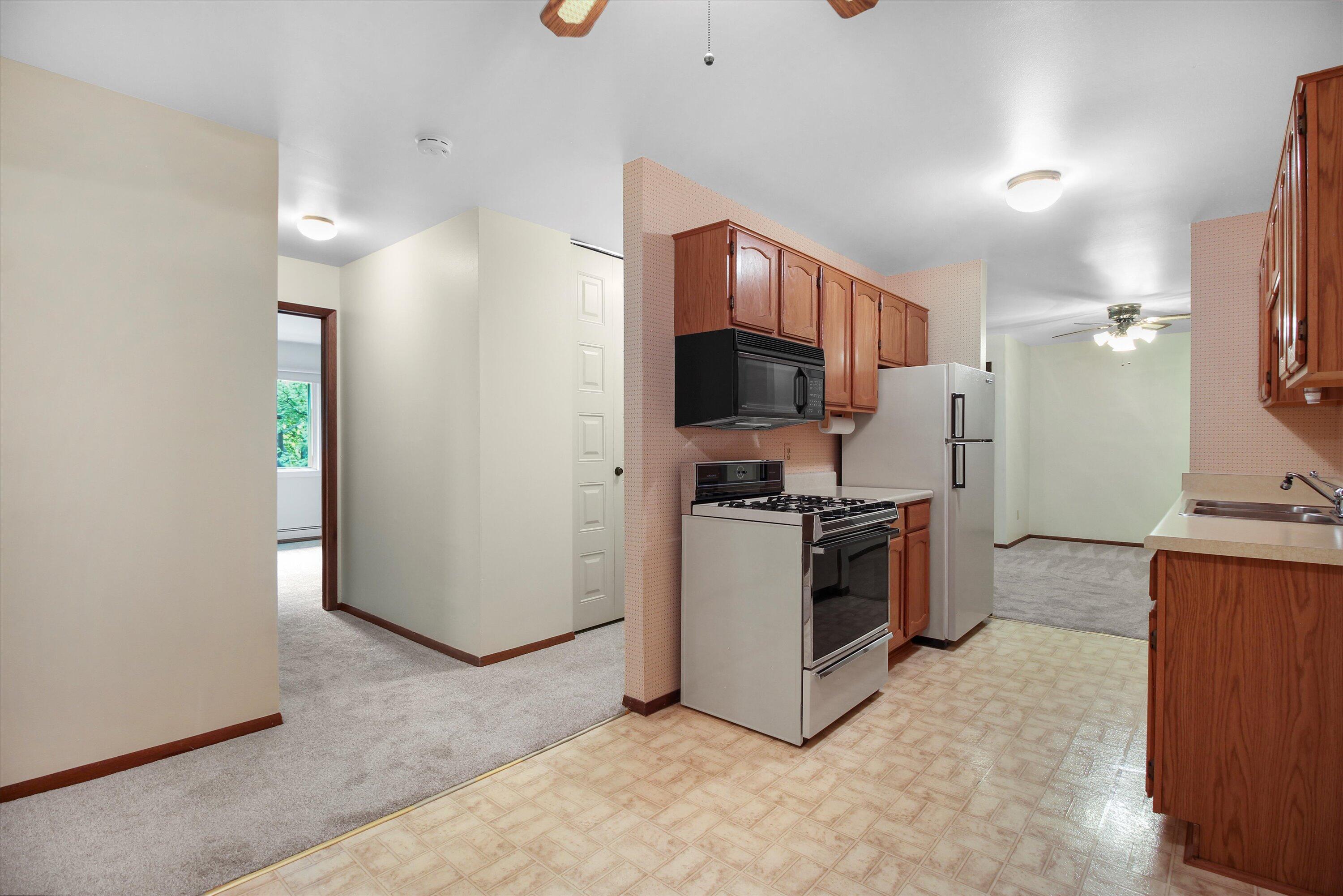 6167 W Howard Ave 13