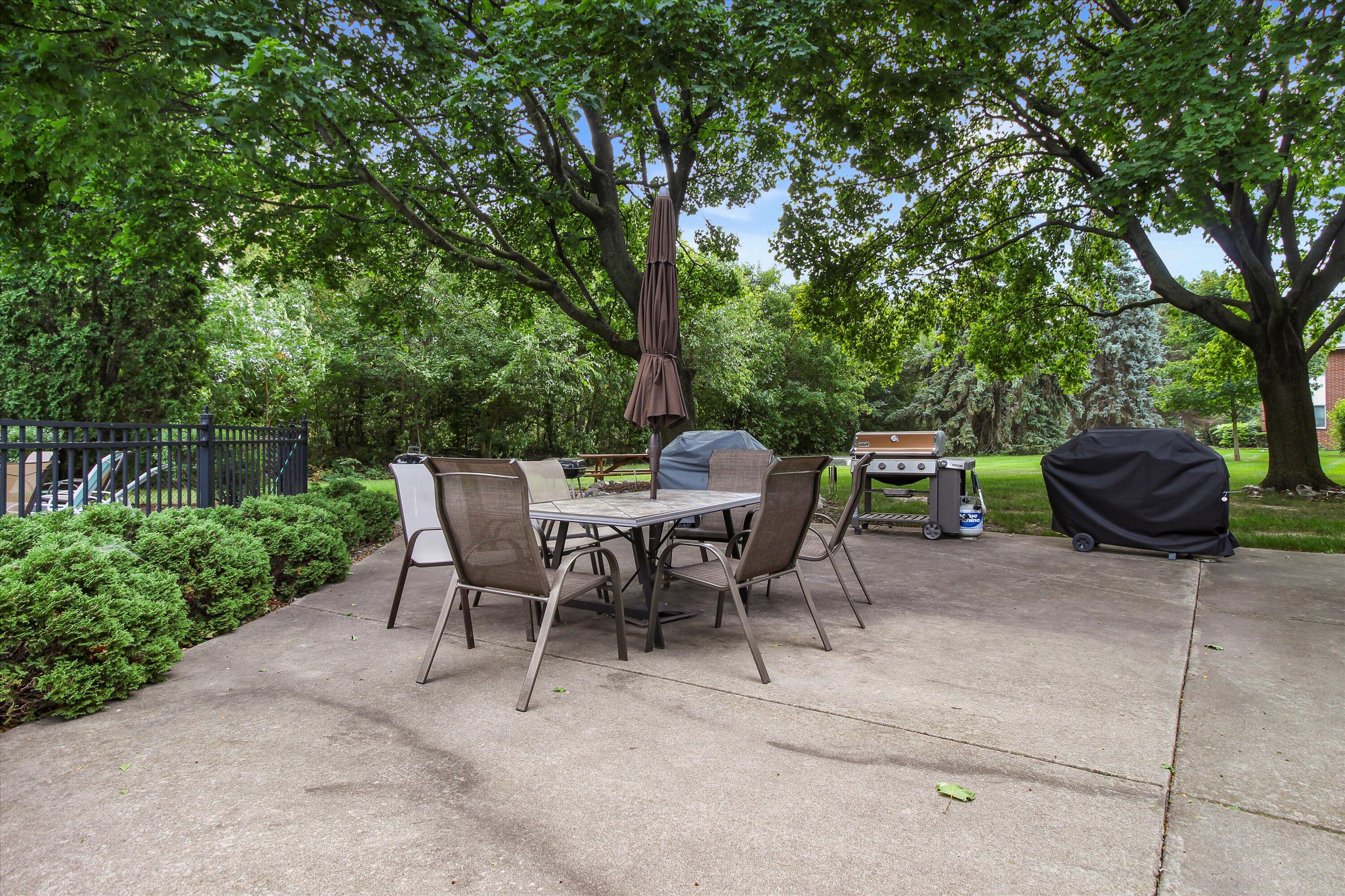6167 W Howard Ave 13