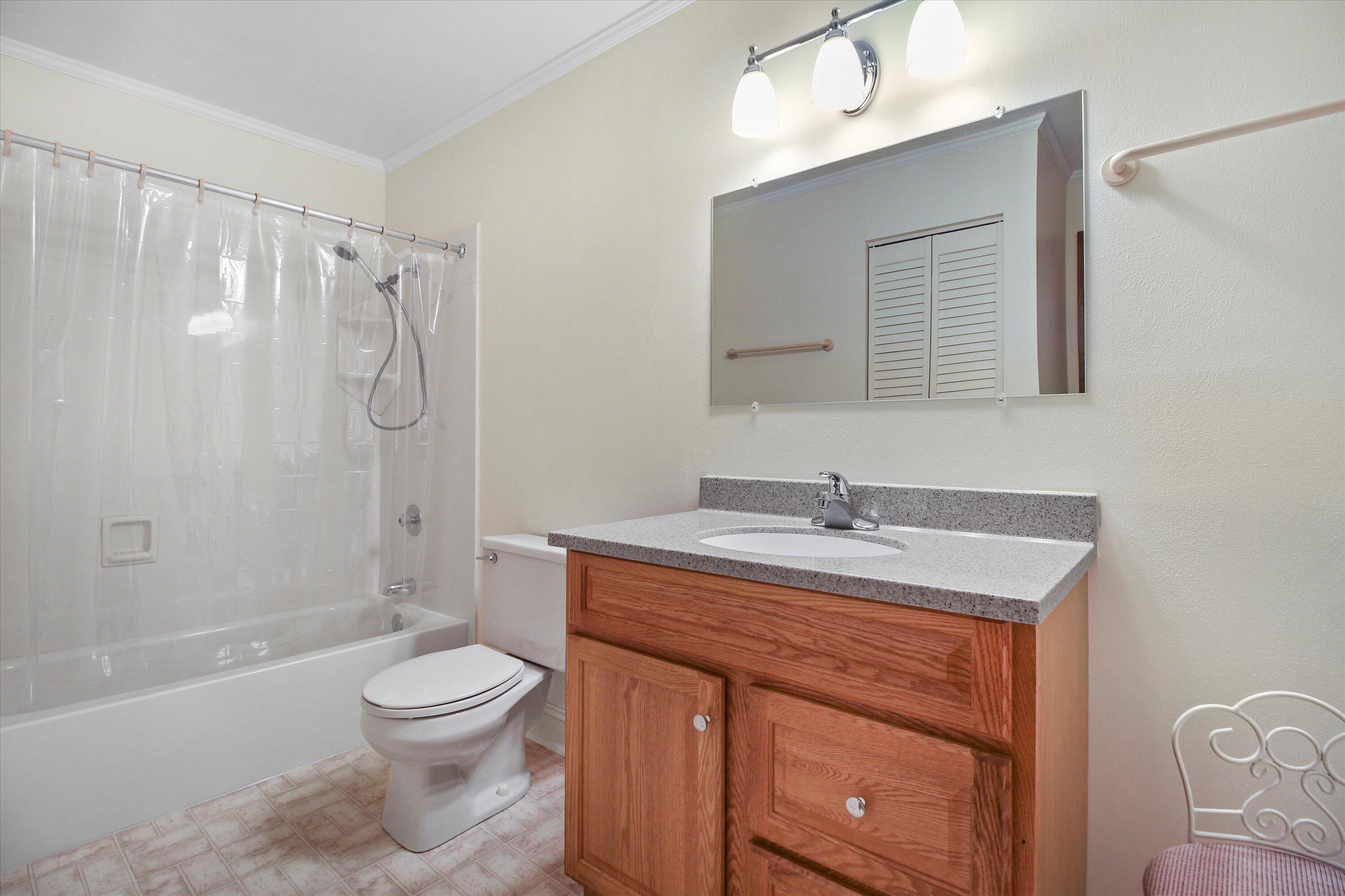 6167 W Howard Ave 13