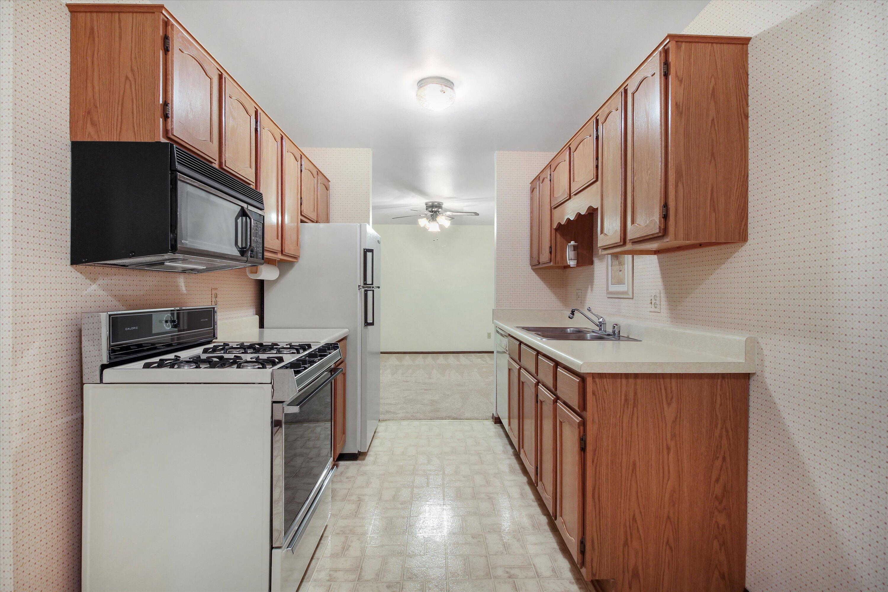 6167 W Howard Ave 13