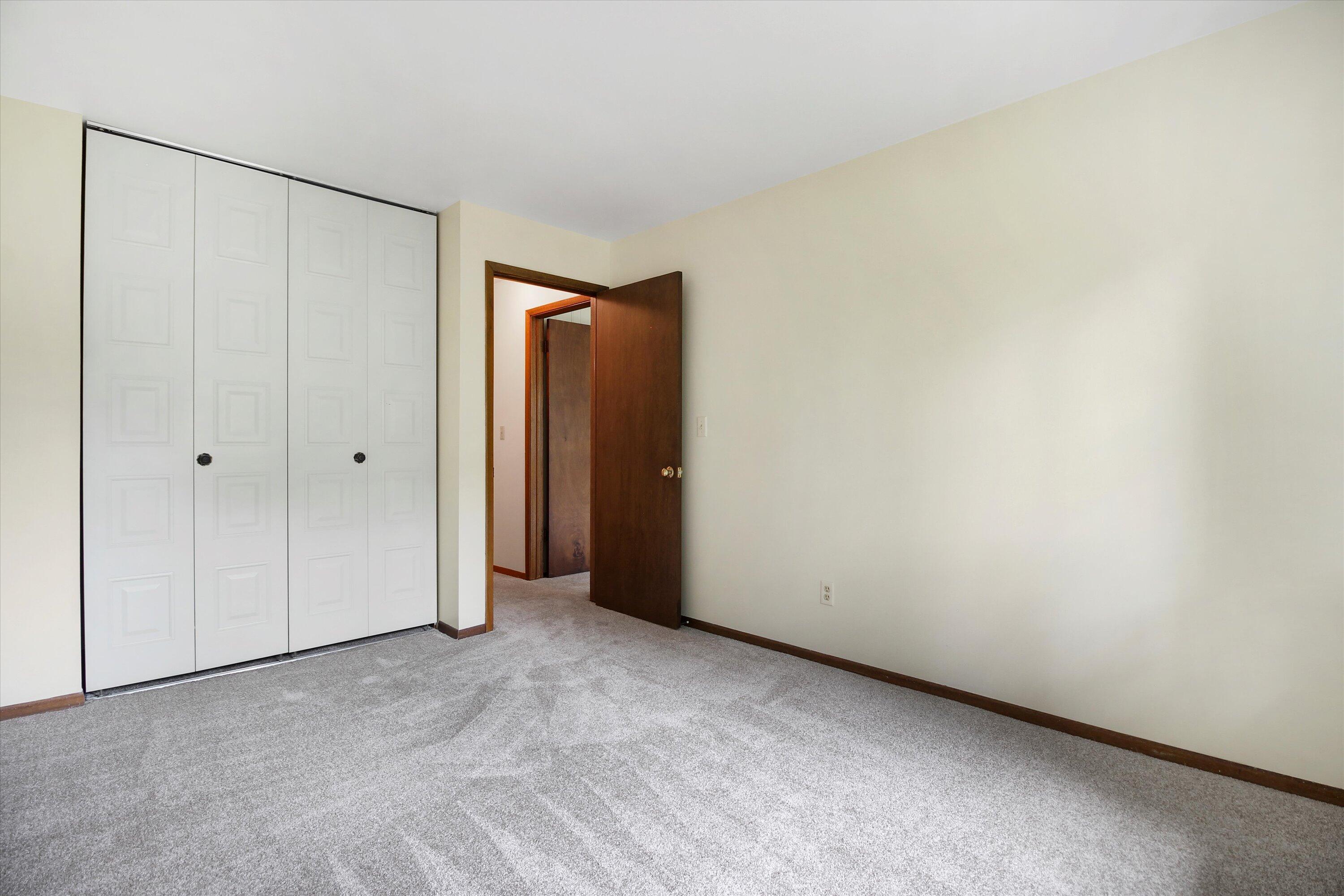 6167 W Howard Ave 13