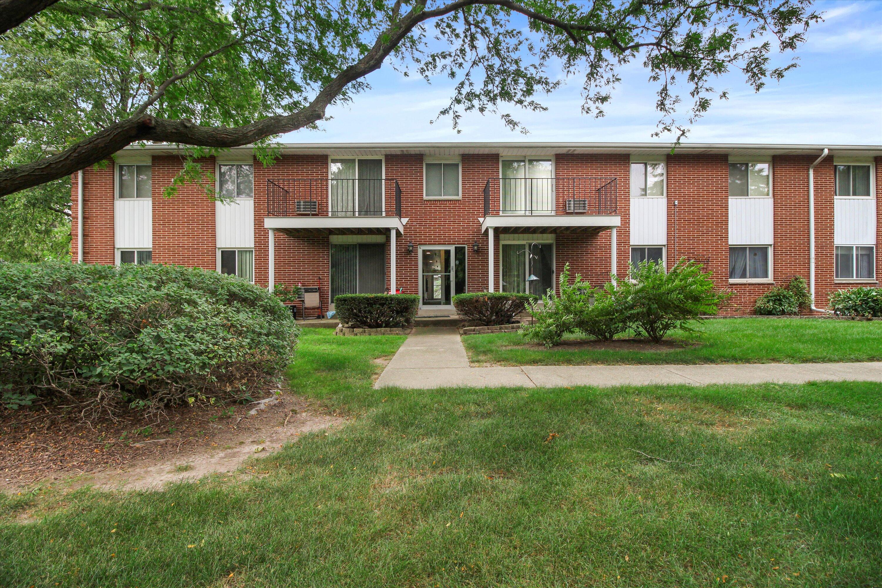 6167 W Howard Ave 13