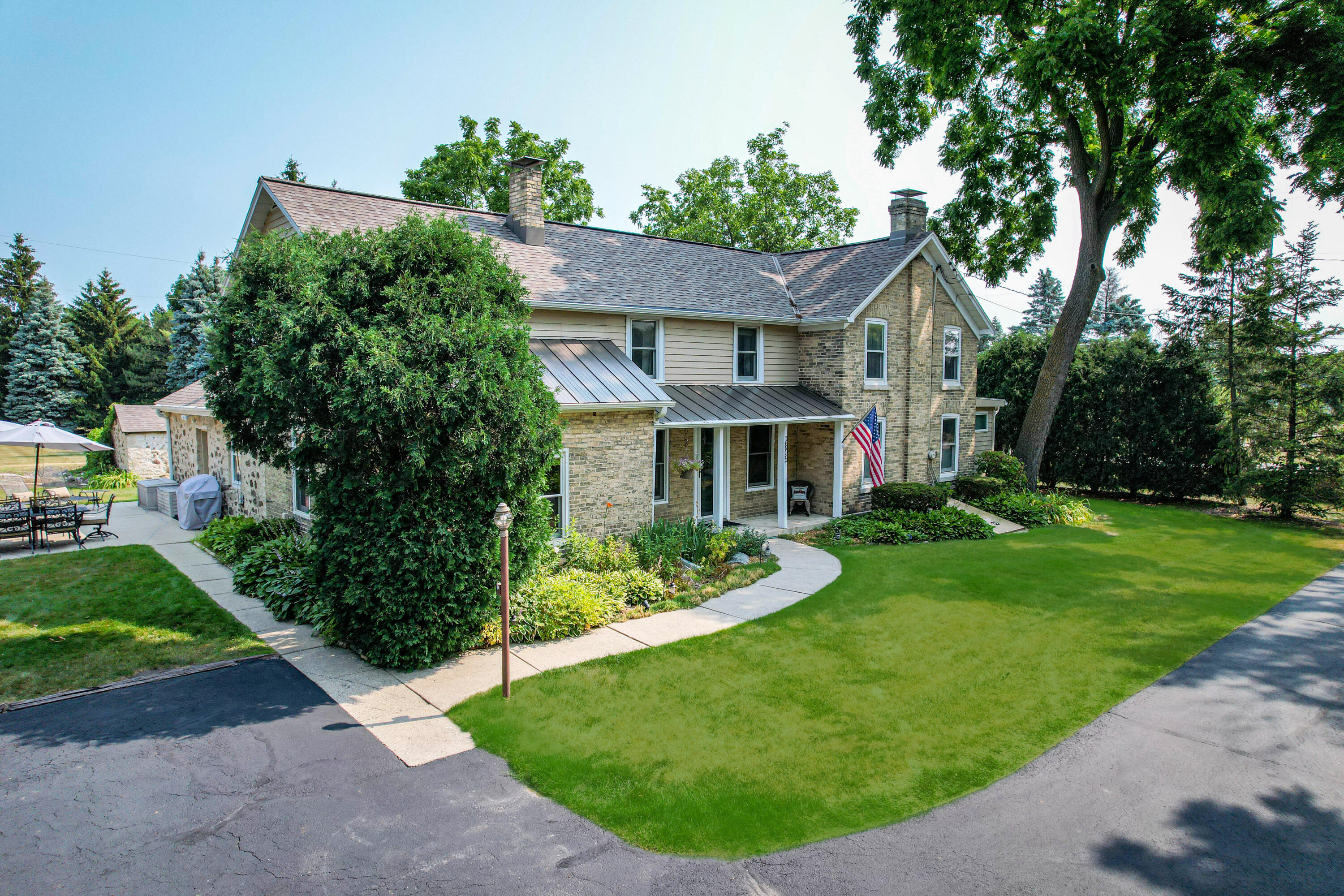 2805 N Barker Rd
