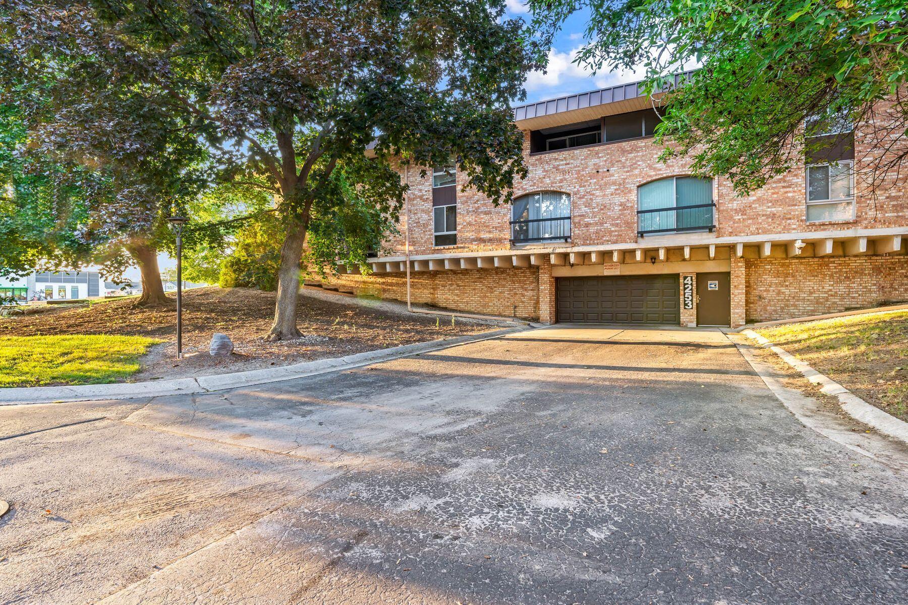 4253 W Rivers Edge Cir 10
