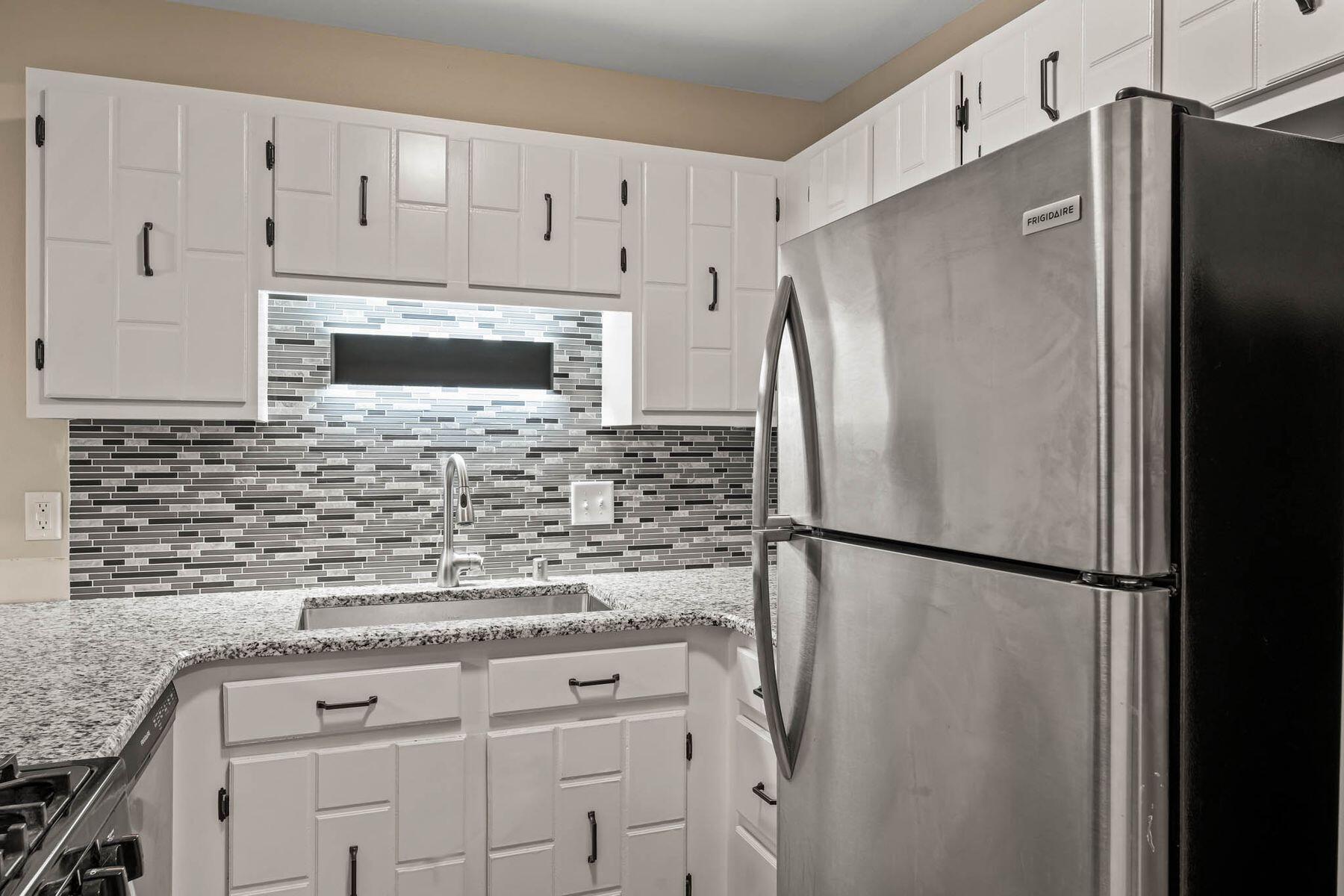 4253 W Rivers Edge Cir 10