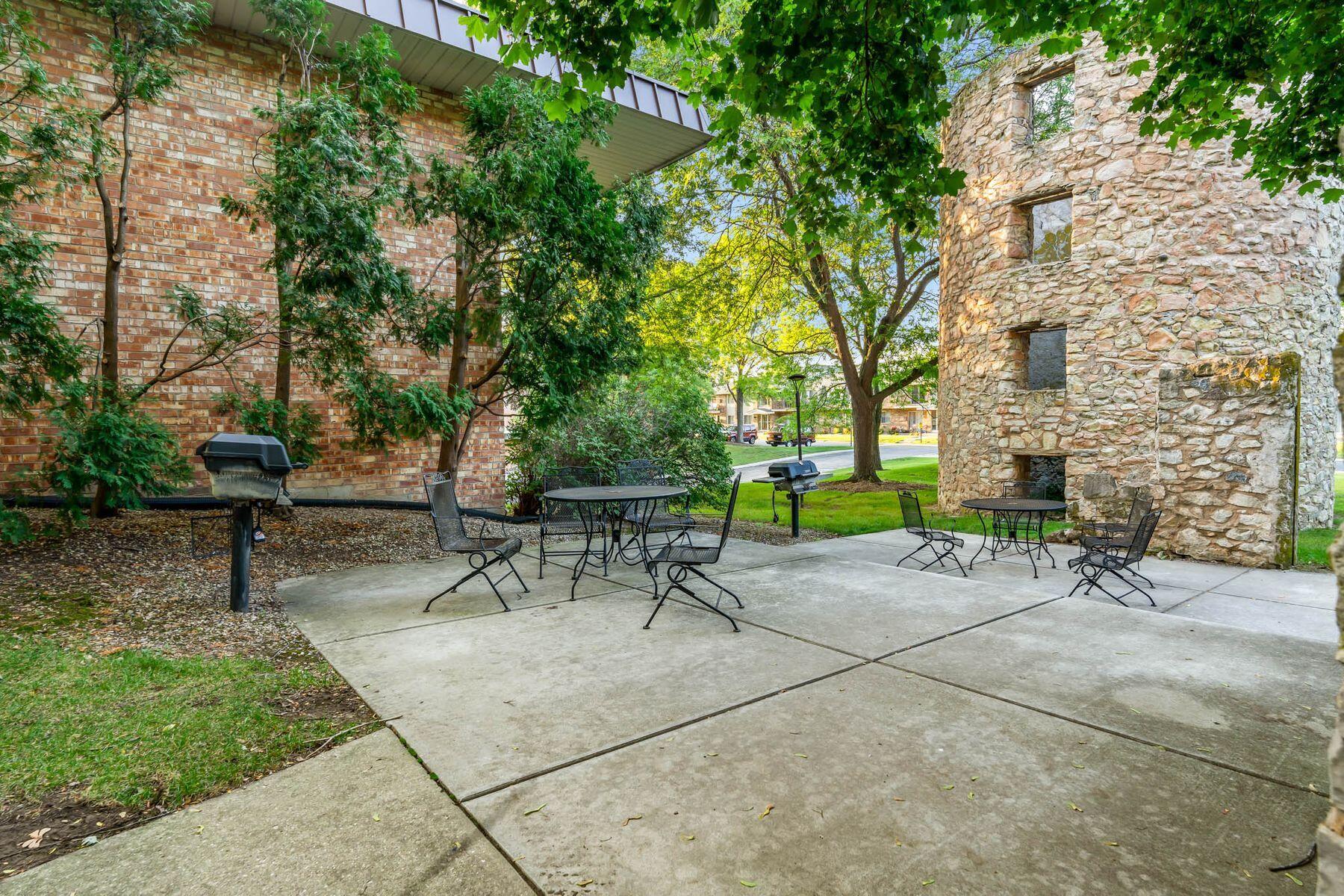 4253 W Rivers Edge Cir 10