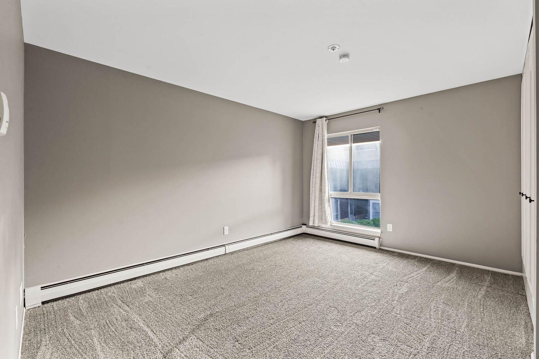 4253 W Rivers Edge Cir 10