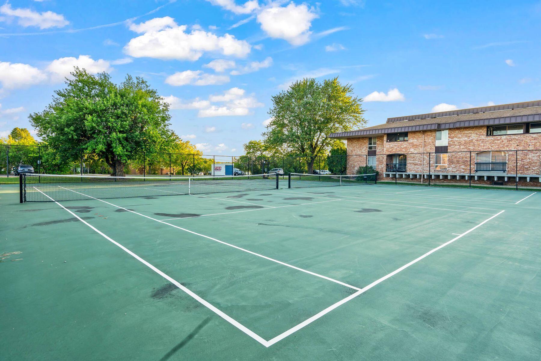 4253 W Rivers Edge Cir 10