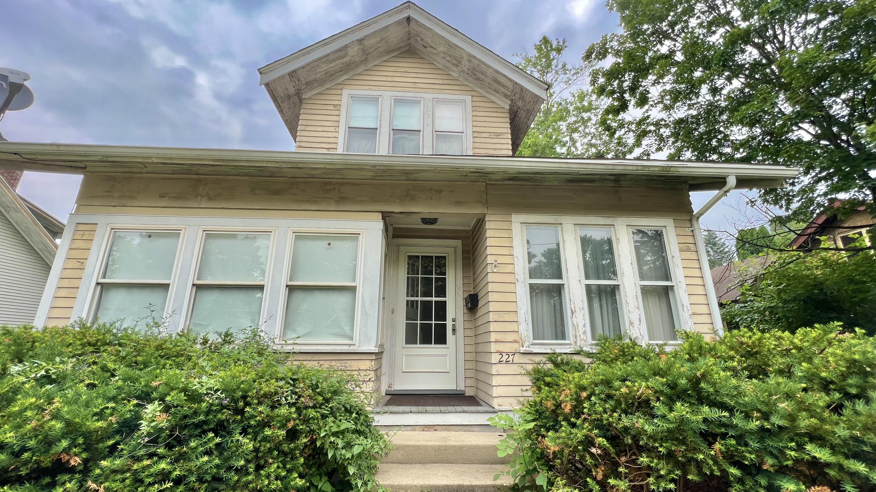 227 S East Ave