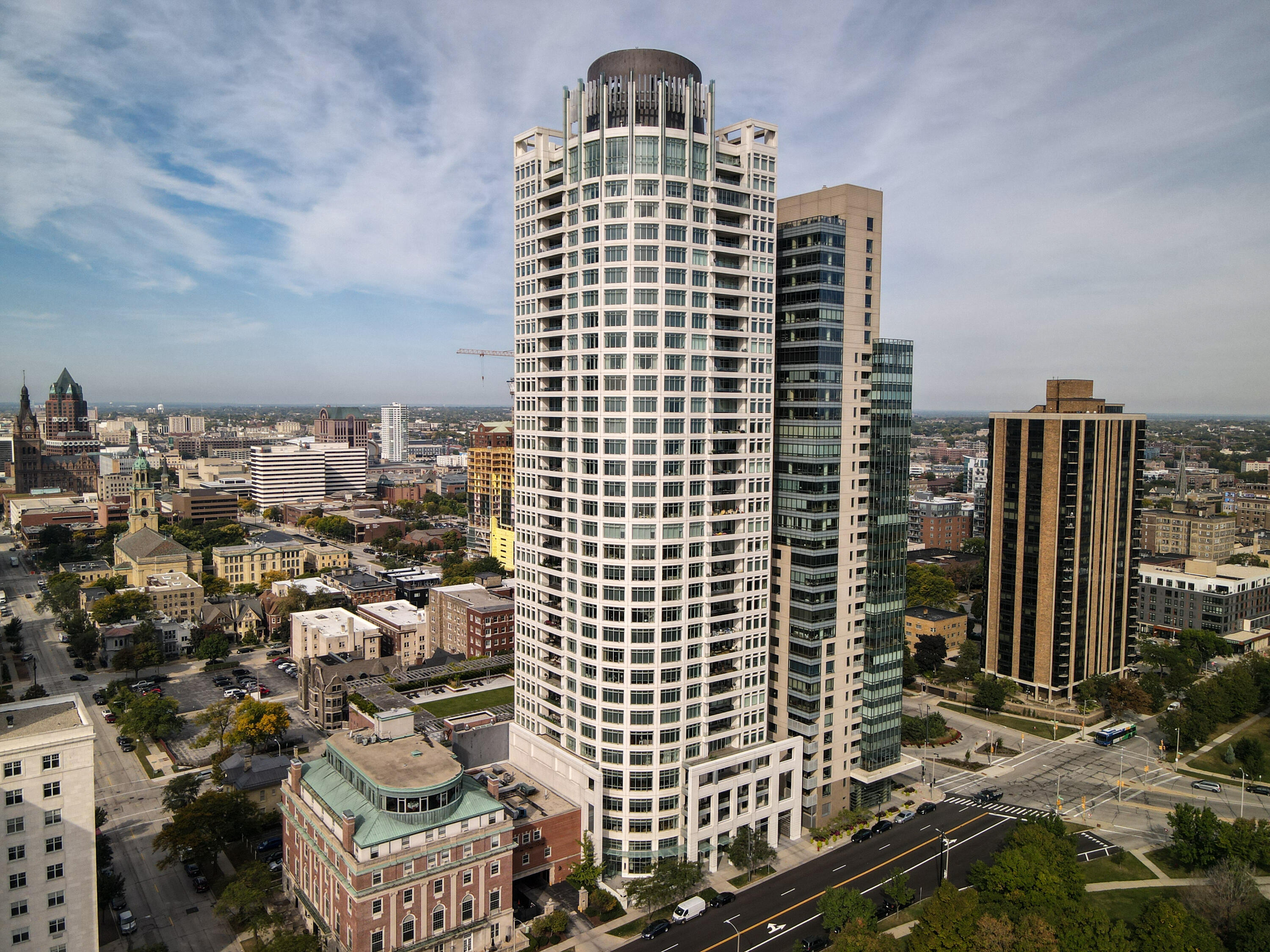 825 N Prospect Ave 3202