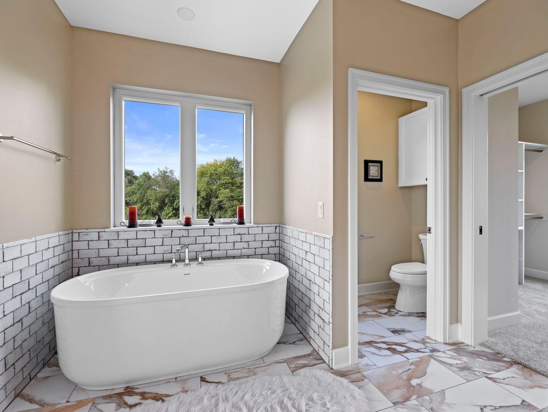 W150N11716 Mistletoe Ct