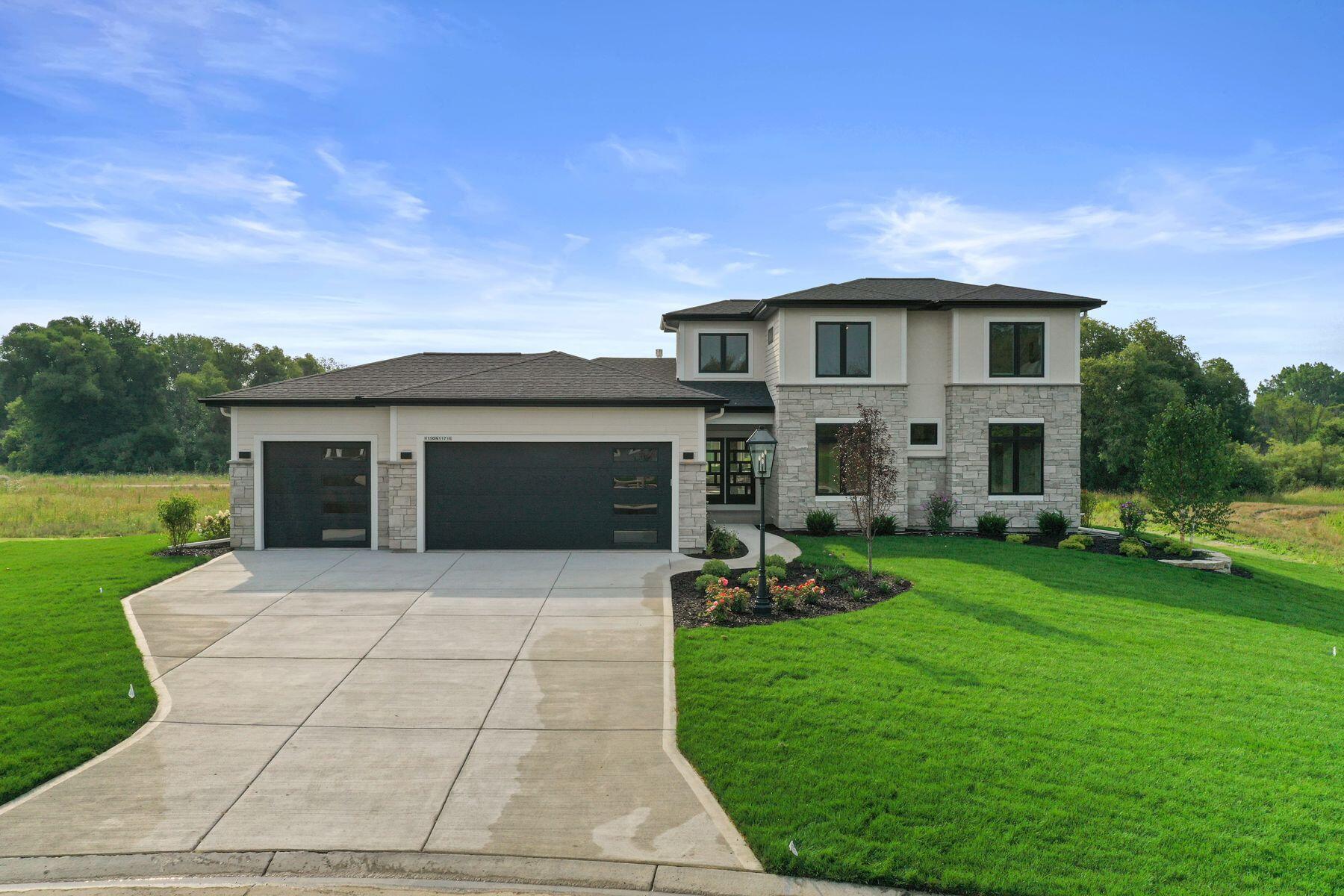 W150N11716 Mistletoe Ct