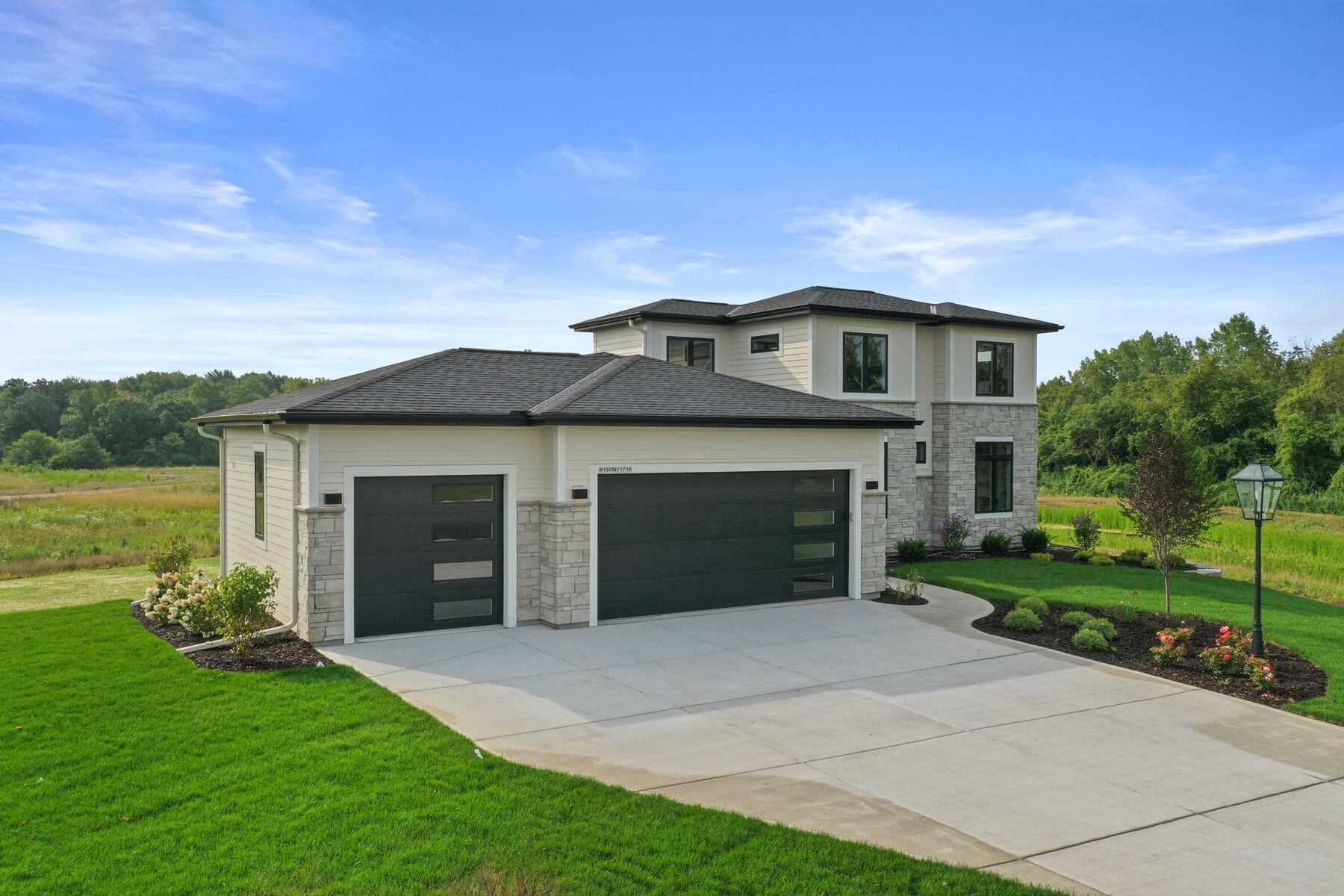 W150N11716 Mistletoe Ct