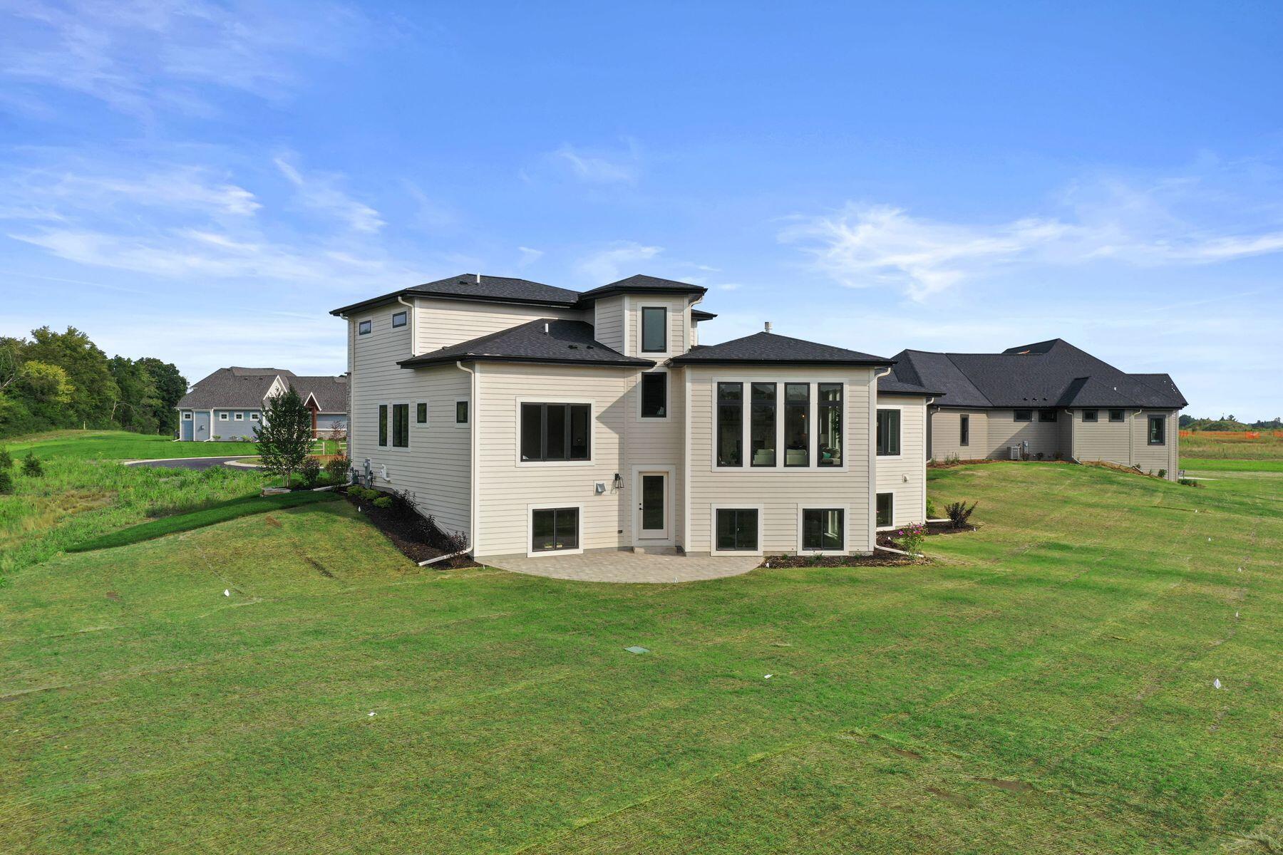 W150N11716 Mistletoe Ct