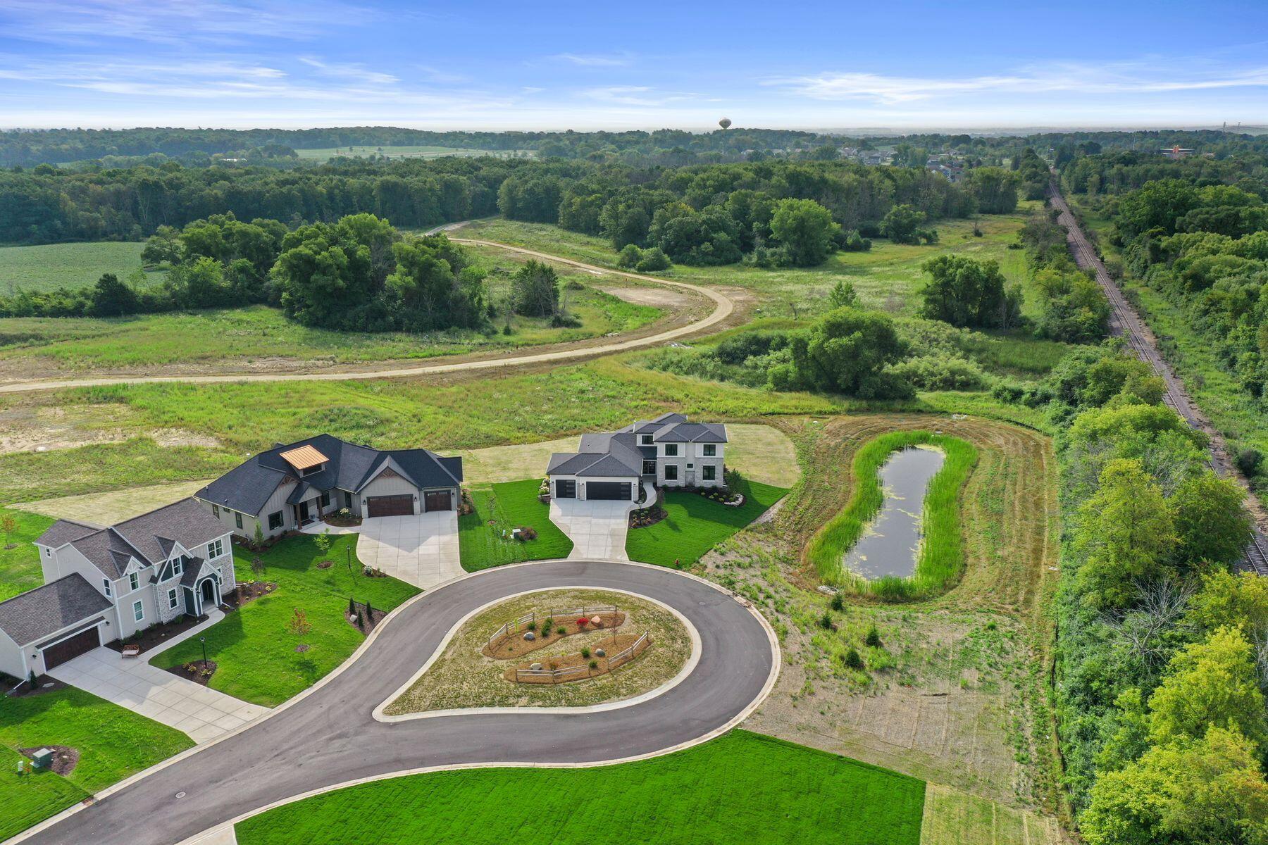 W150N11716 Mistletoe Ct