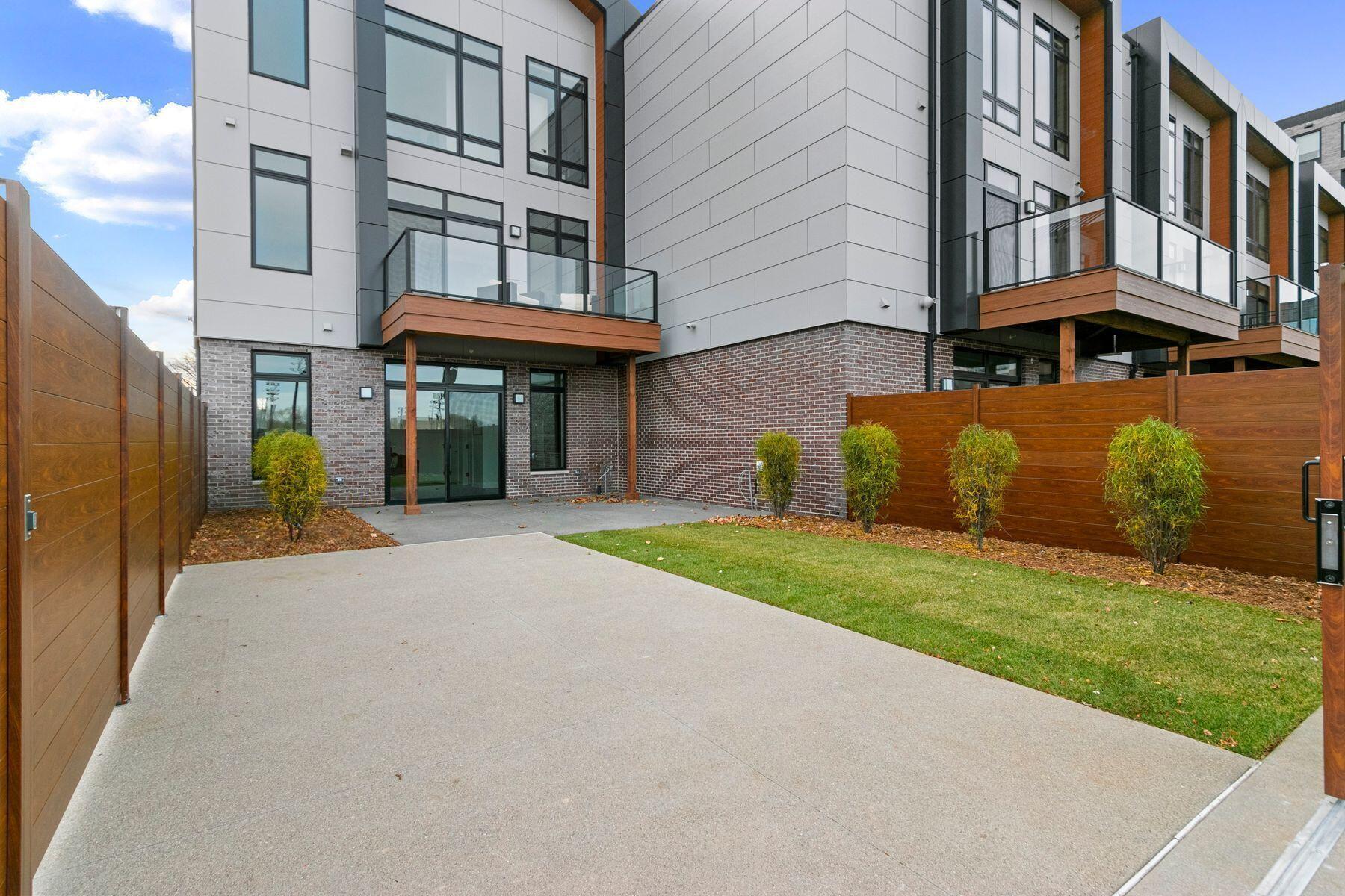 1144 Brookwood Dr