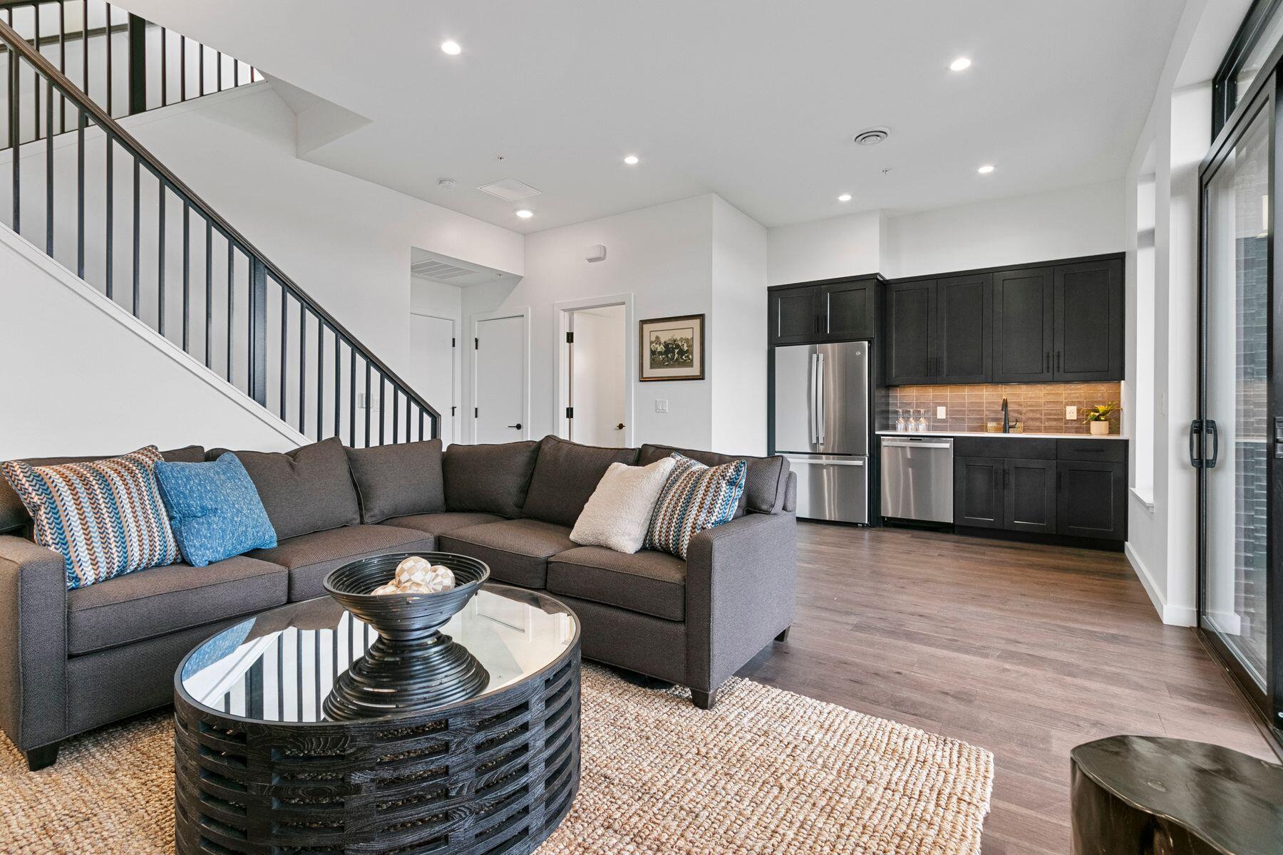 1144 Brookwood Dr