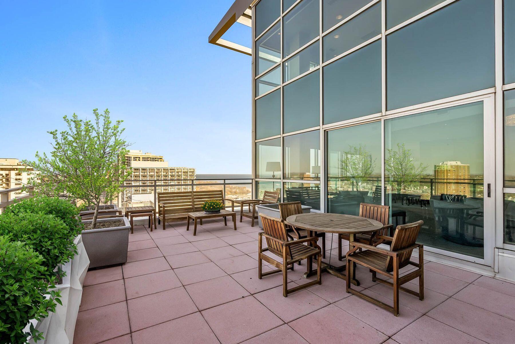 1522 N Prospect Ave 1803