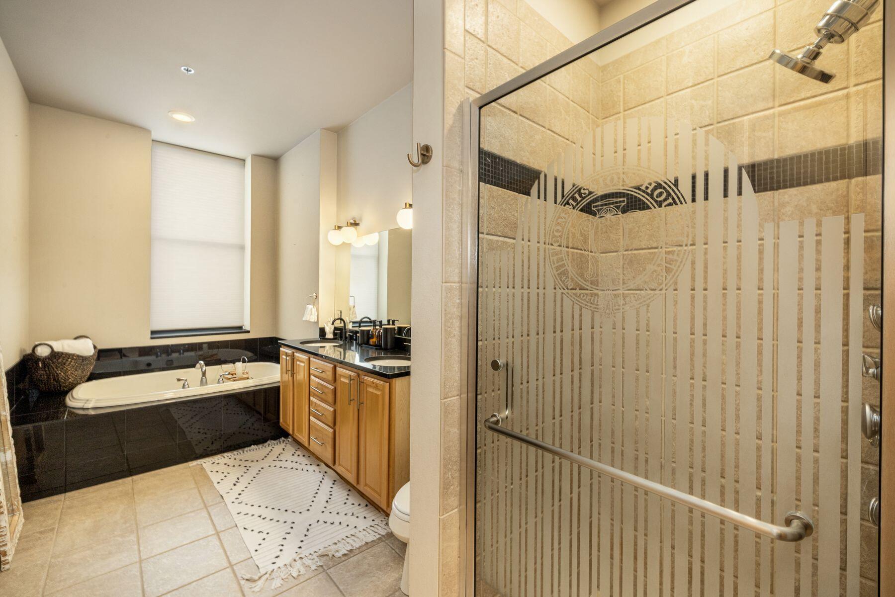 400 N Broadway - 903