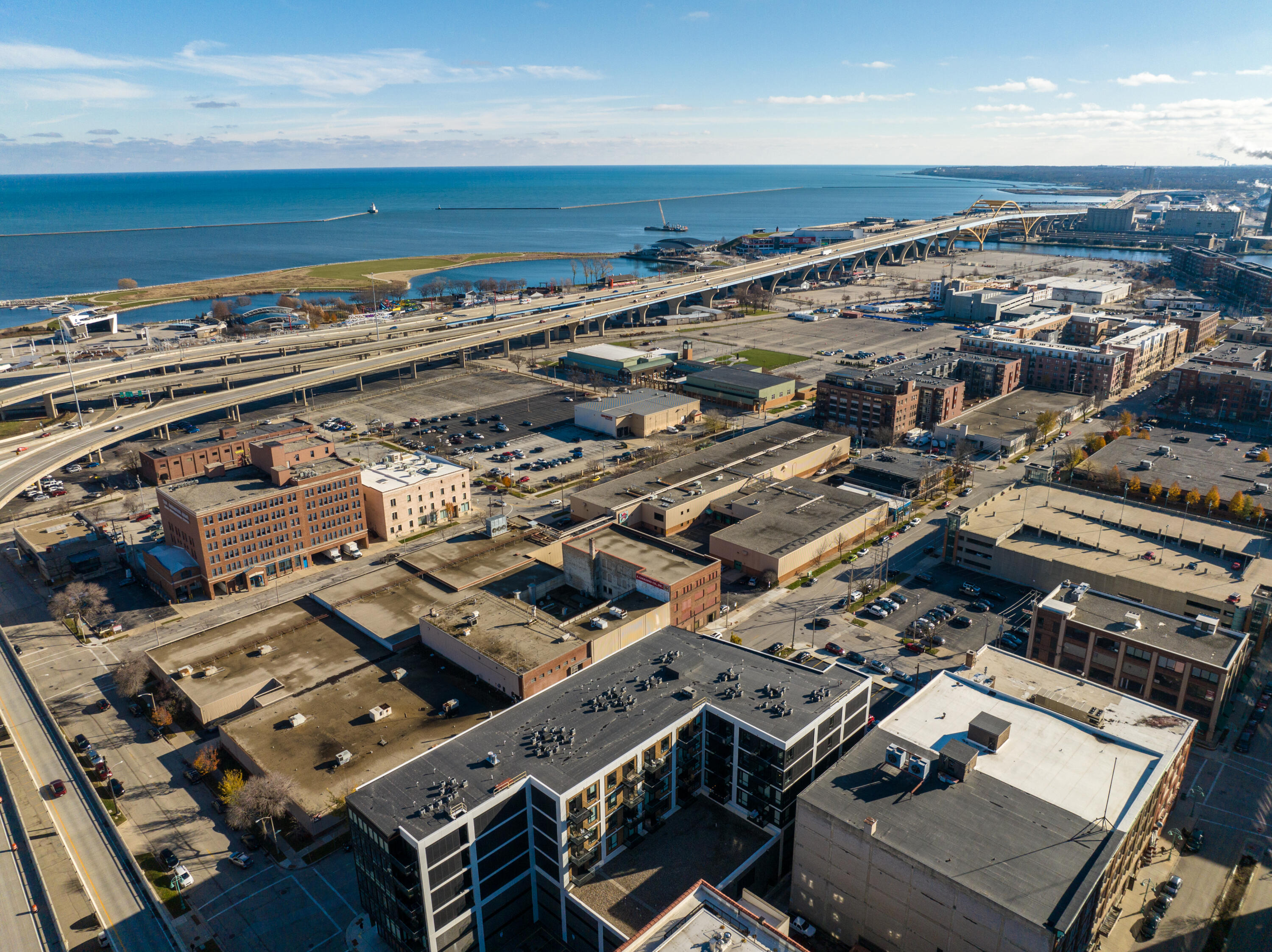400 N Broadway - 903
