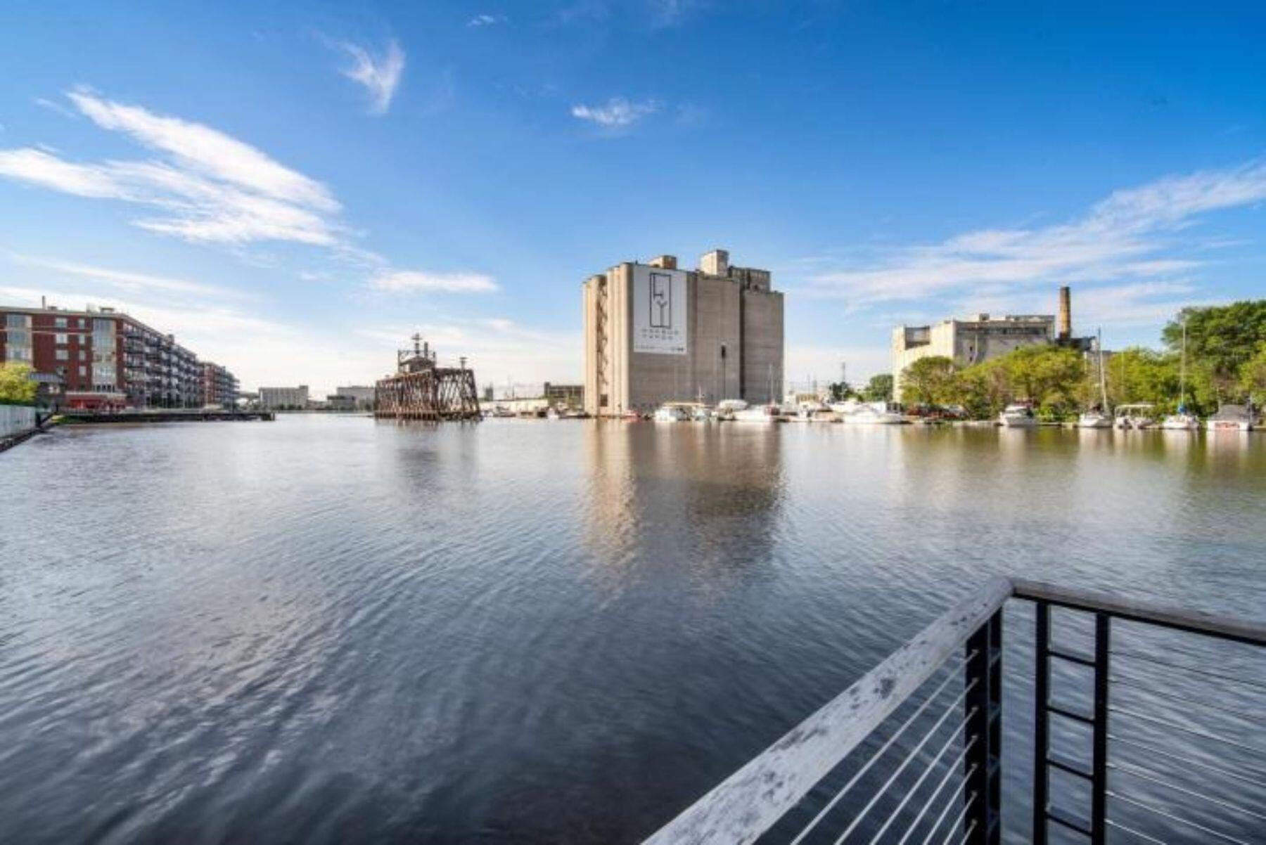 311 E Erie St 204
