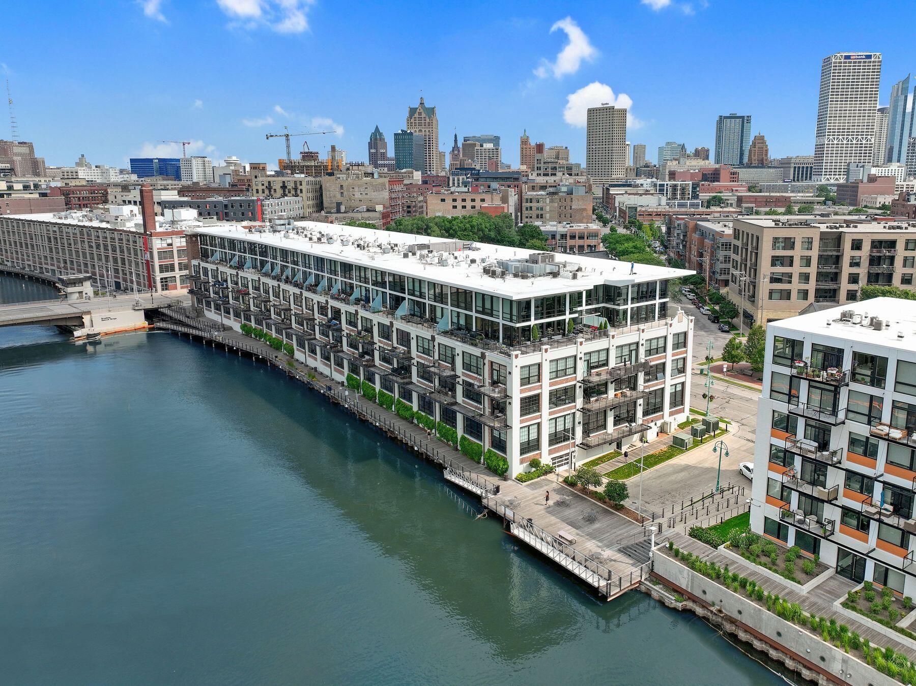 311 E Erie St 204
